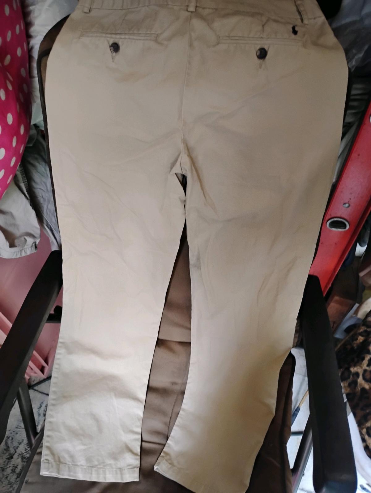 A Nice Pair Of Polo Ralph Lauren Kaki Womens Pants - Swansea, South Carolina - FleaMarketBay