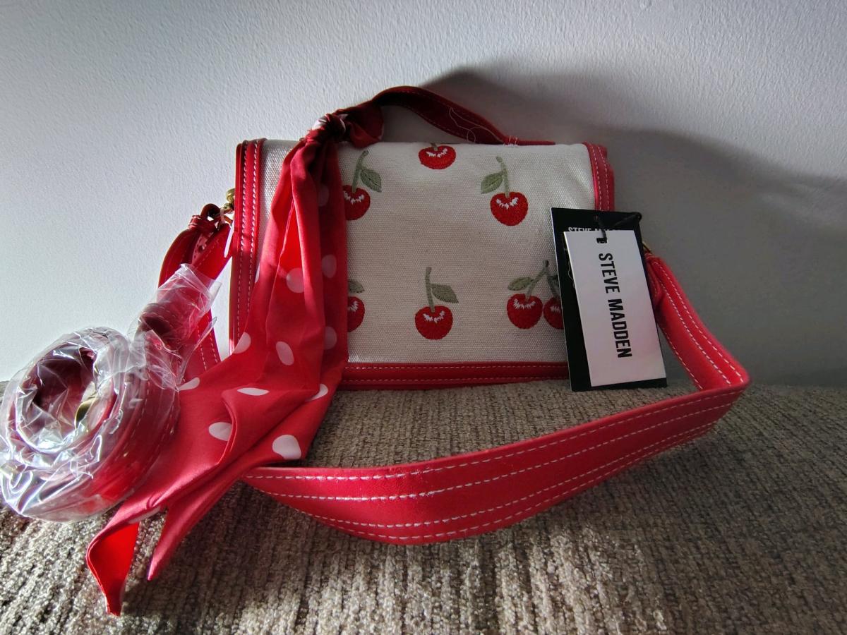 Steve Madden crossbody Cherry Bag with adjustable strap - Milwaukee, Wisconsin - FleaMarketBay