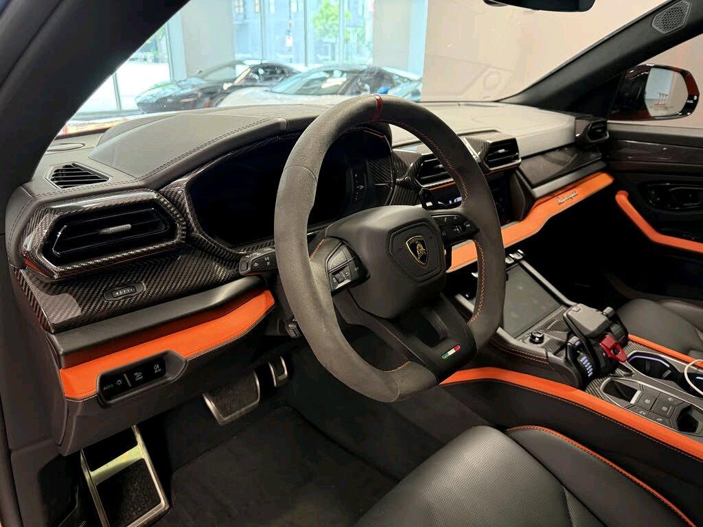 2025 Lamborghini Urus SE AWD - Bethel, Delaware - FleaMarketBay