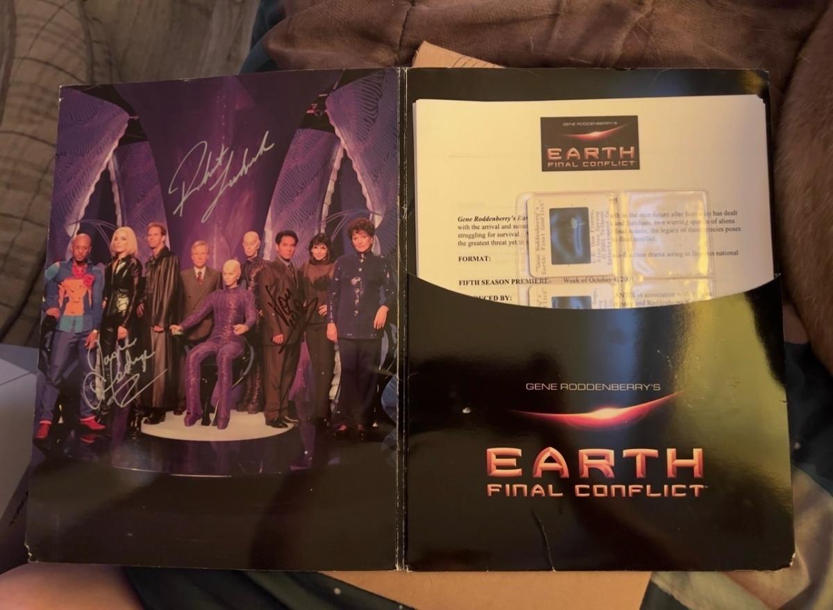 Gene Roddenberrys Earth Final Conflict  Vintage TV Presskit - Phoenix, Arizona - FleaMarketBay