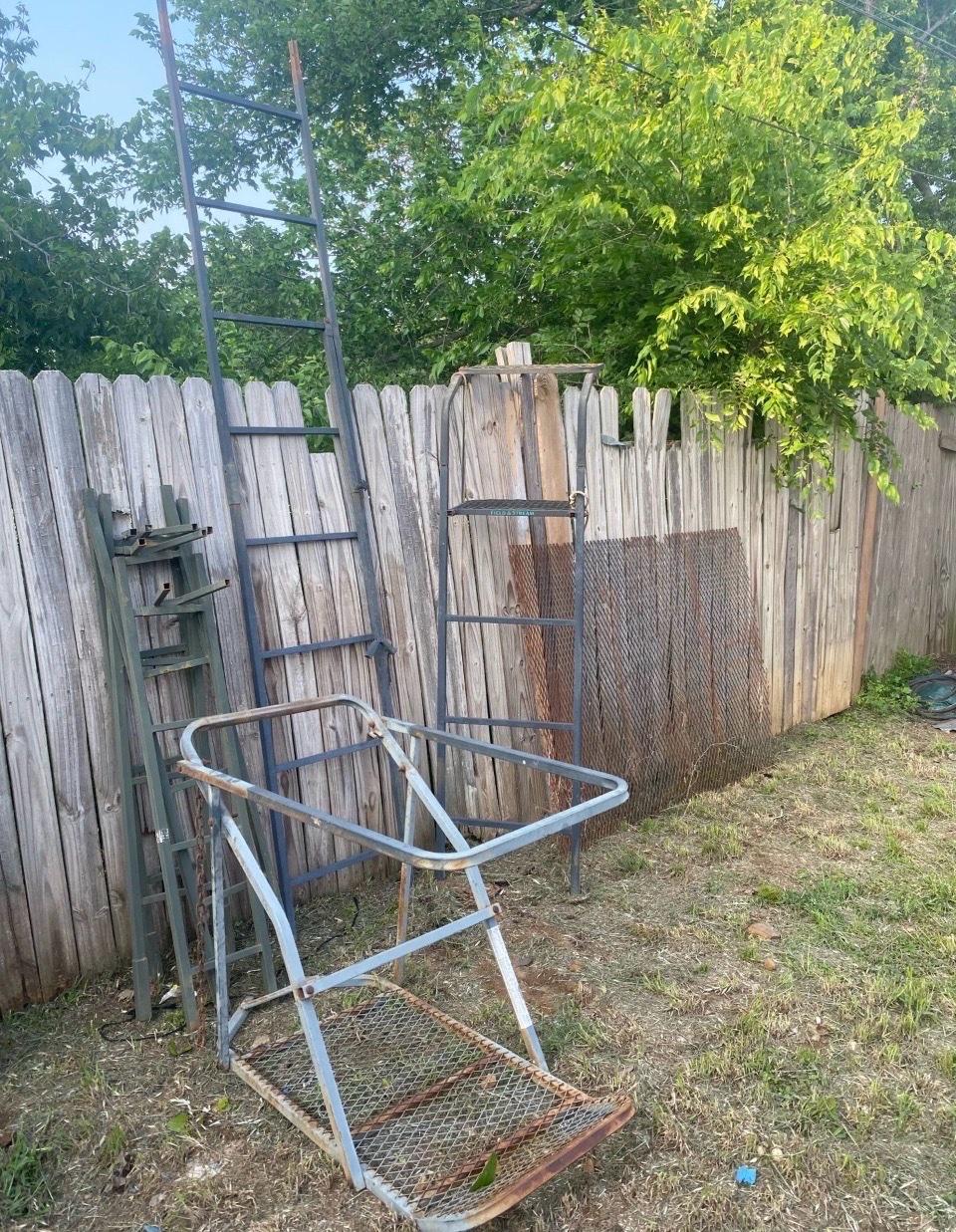16 foot ladder stand - Kennedale, Texas - FleaMarketBay