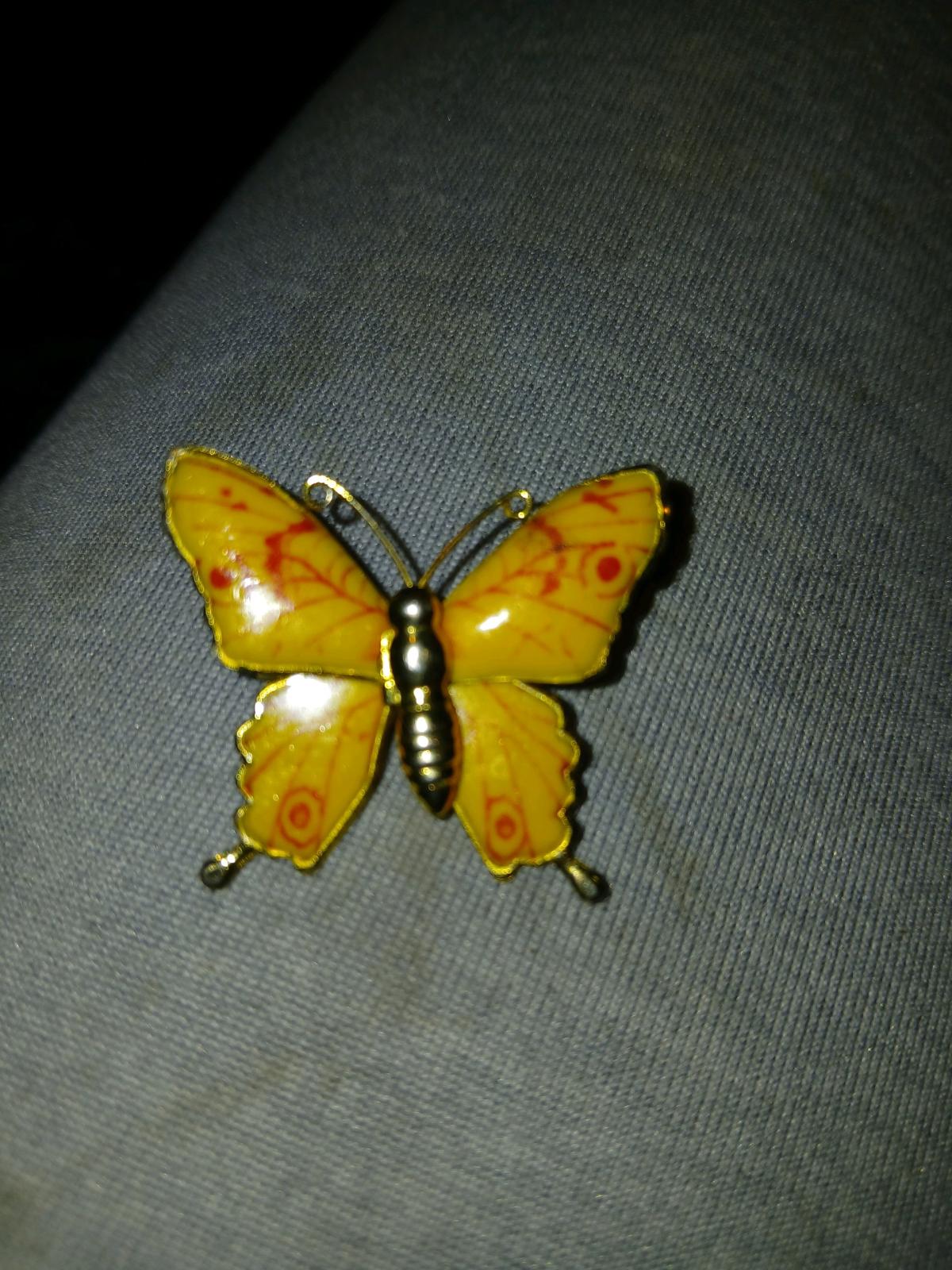 brooches - Andalusia, Alabama - FleaMarketBay