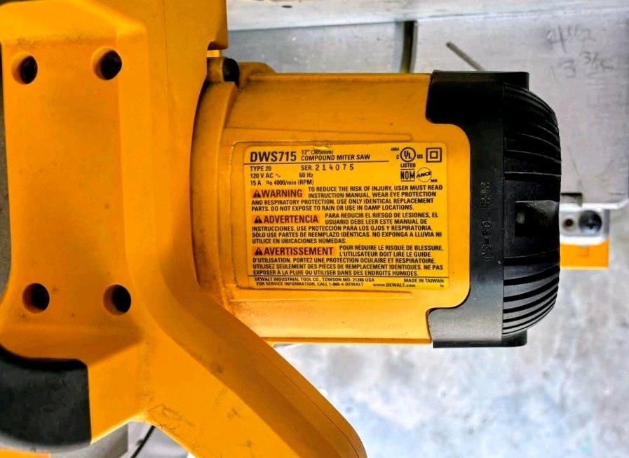 Dewalt miter and swing compound 15amp - Pensacola, Florida - FleaMarketBay