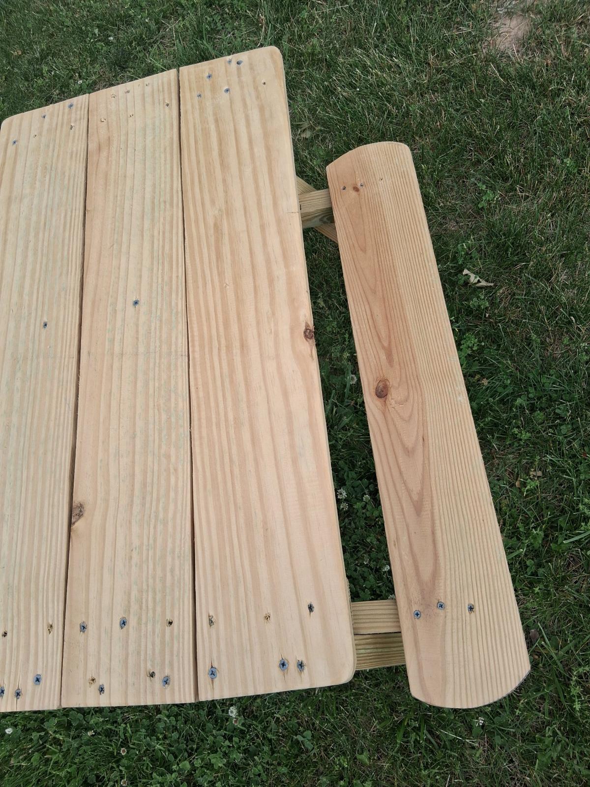 childs pic nic tablets - Lexington, Kentucky - FleaMarketBay
