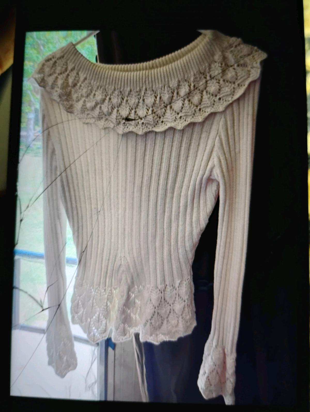 A Sexy New White Long Sleeve Top - Alicia, Arkansas - FleaMarketBay