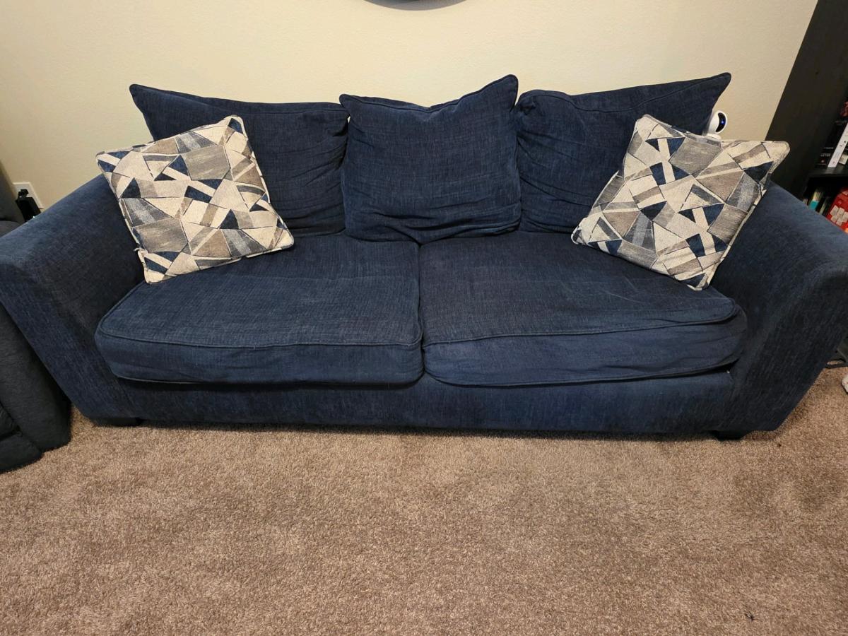 couch - Fort Myers, Florida - FleaMarketBay