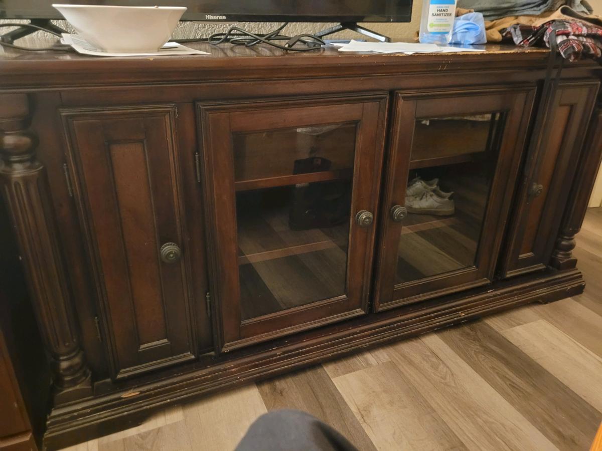 selling different stuff - Merced, California - FleaMarketBay