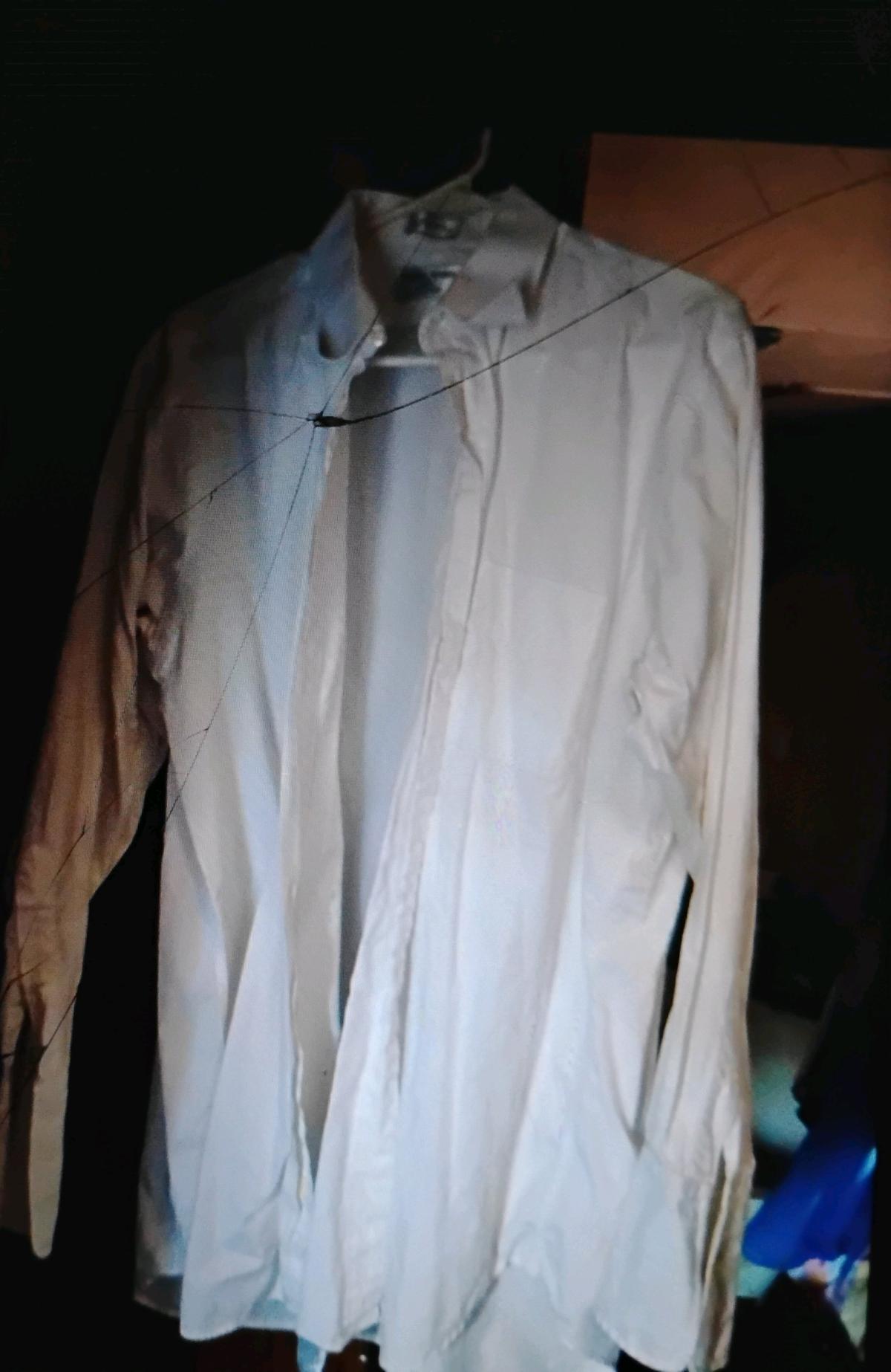 A Nice White Long Sleeve Button Down Top - Swansea, South Carolina - FleaMarketBay