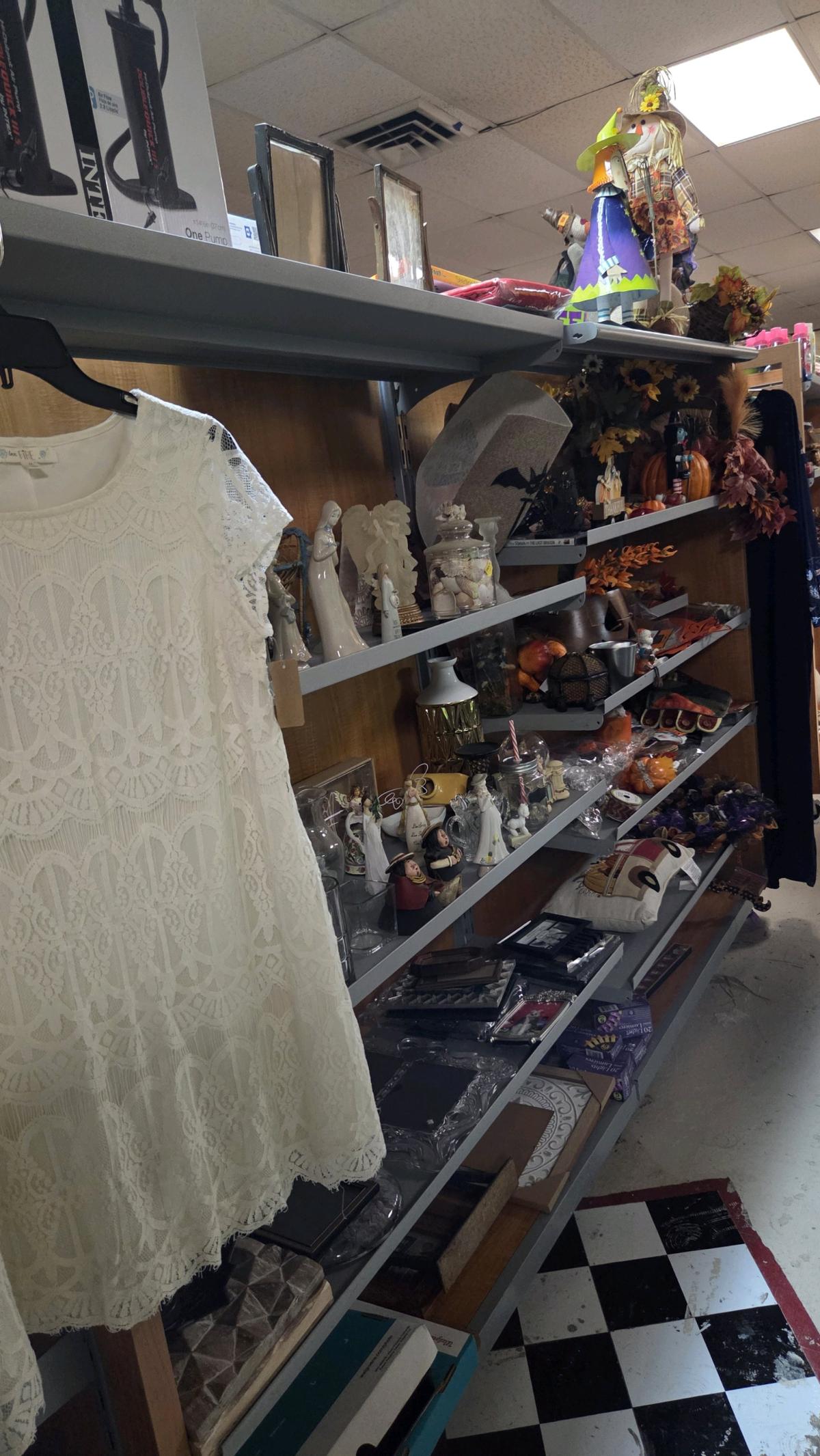 Big clearance sale May 1st until 7th almost everything is 1 - Chesapeake, Virginia - FleaMarketBay