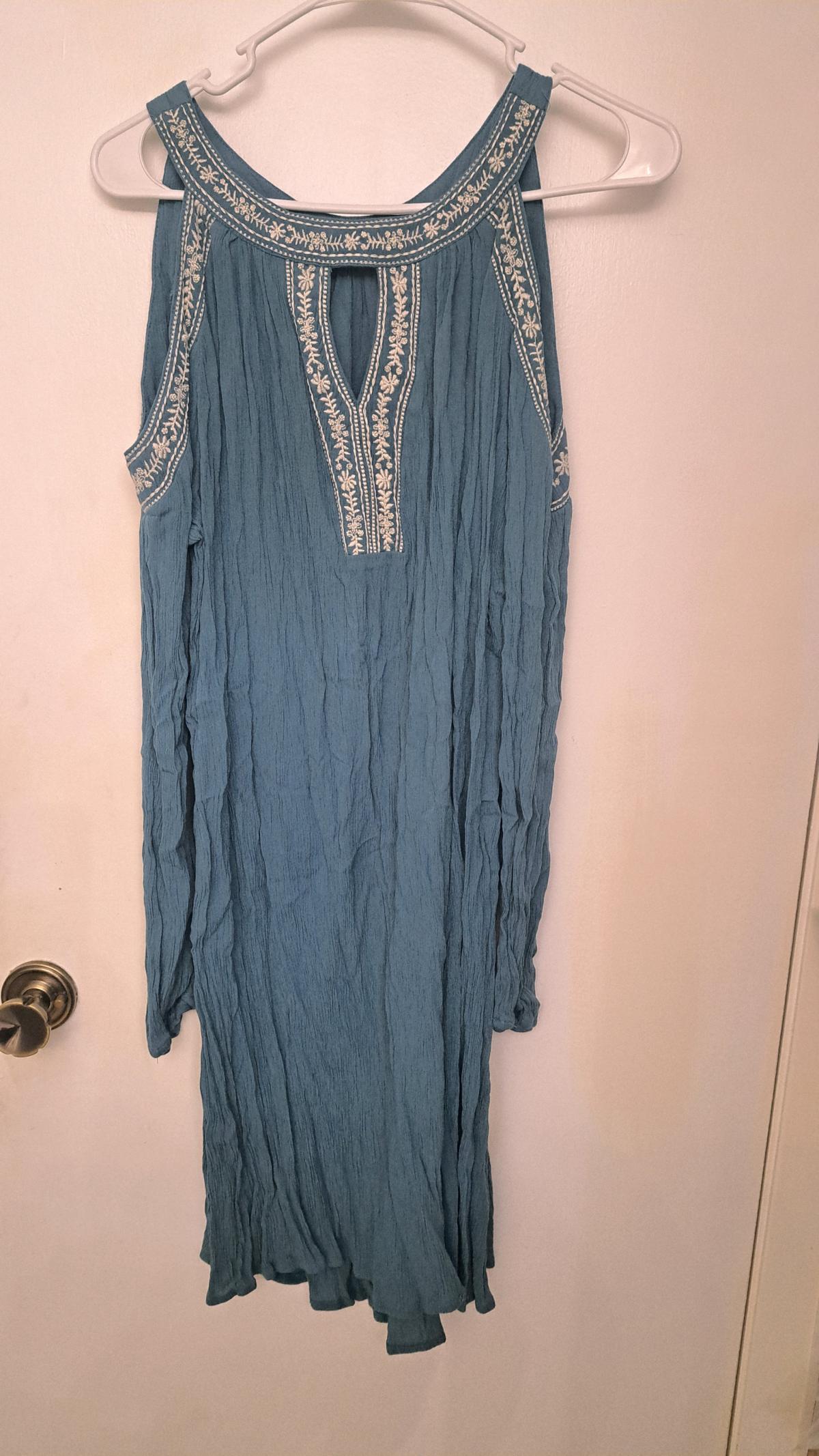 Time and Tru XL Blue Cold Shoulder Embroidered Dress - Baton Rouge, Louisiana - FleaMarketBay