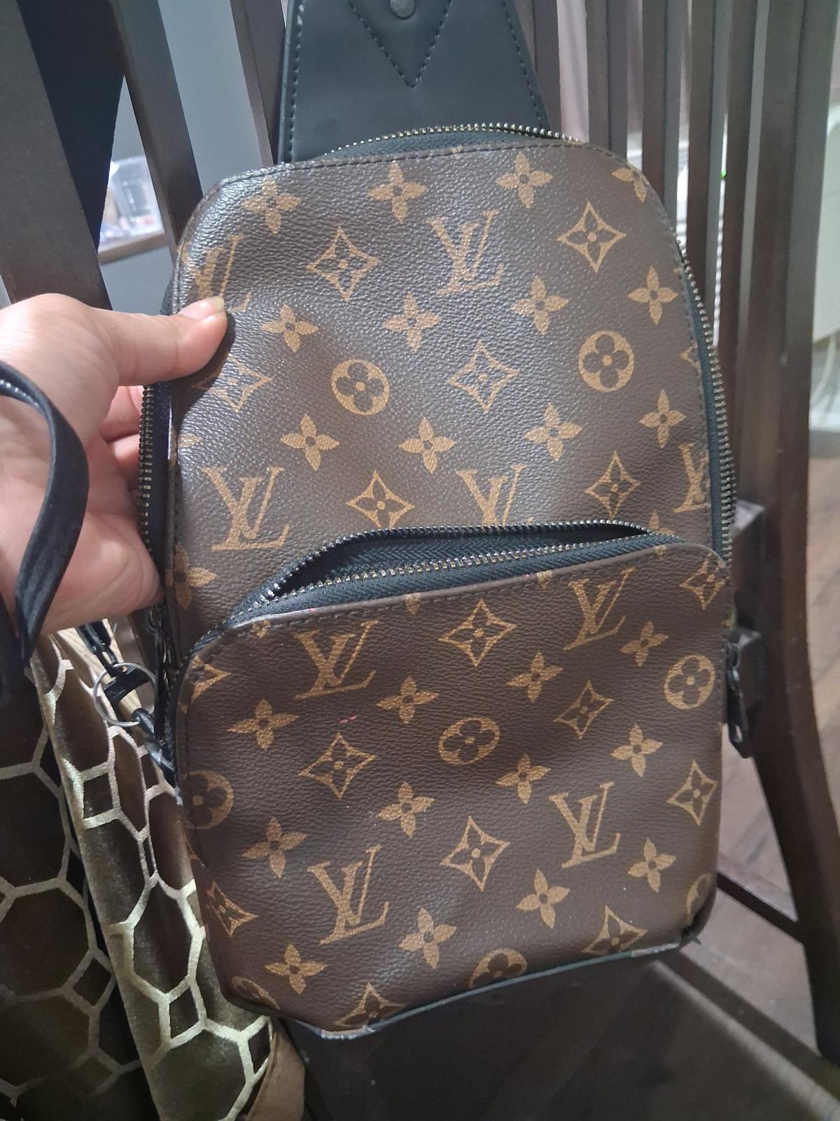 Louis Vuitton shoulder sling bag - Houston, Texas - FleaMarketBay