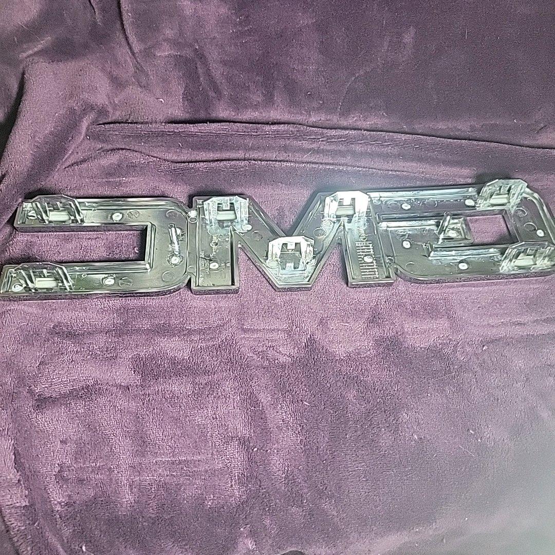 GMC logo emblem large for Sierra 1500 or Yukon - Spokane, Washington - FleaMarketBay