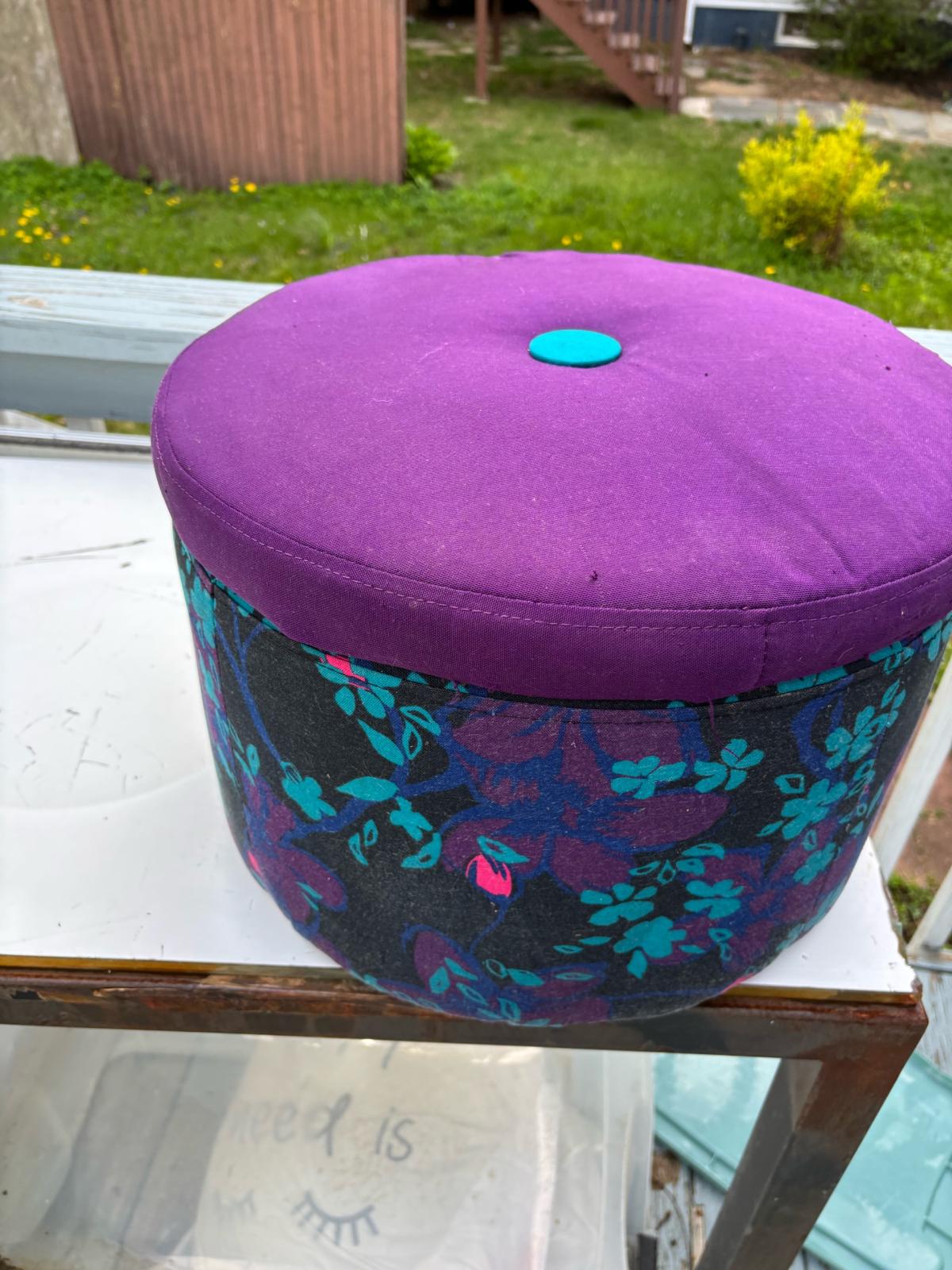 small colorful ottoman - Waterbury, Connecticut - FleaMarketBay