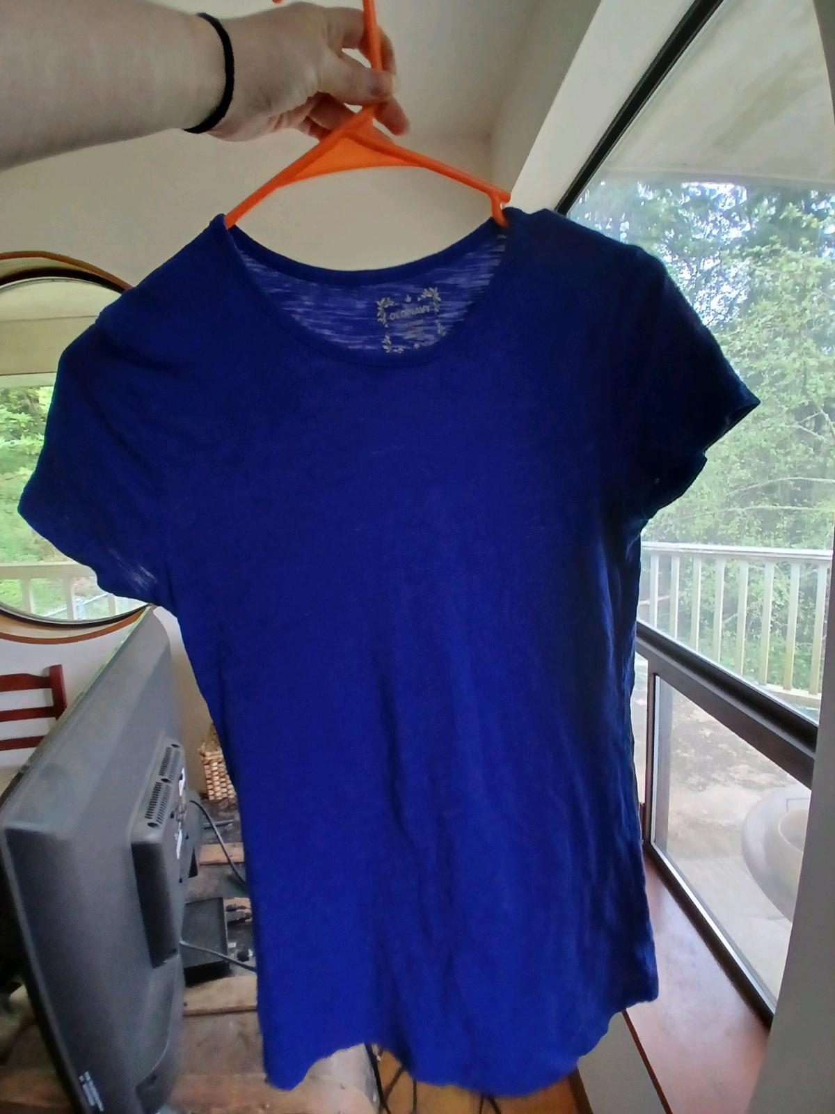 old navy brand tee shirt - Auburn, Washington - FleaMarketBay