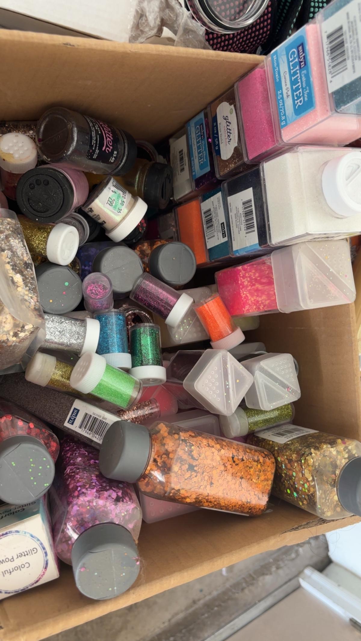 crafting glitter - Agency, Missouri - FleaMarketBay
