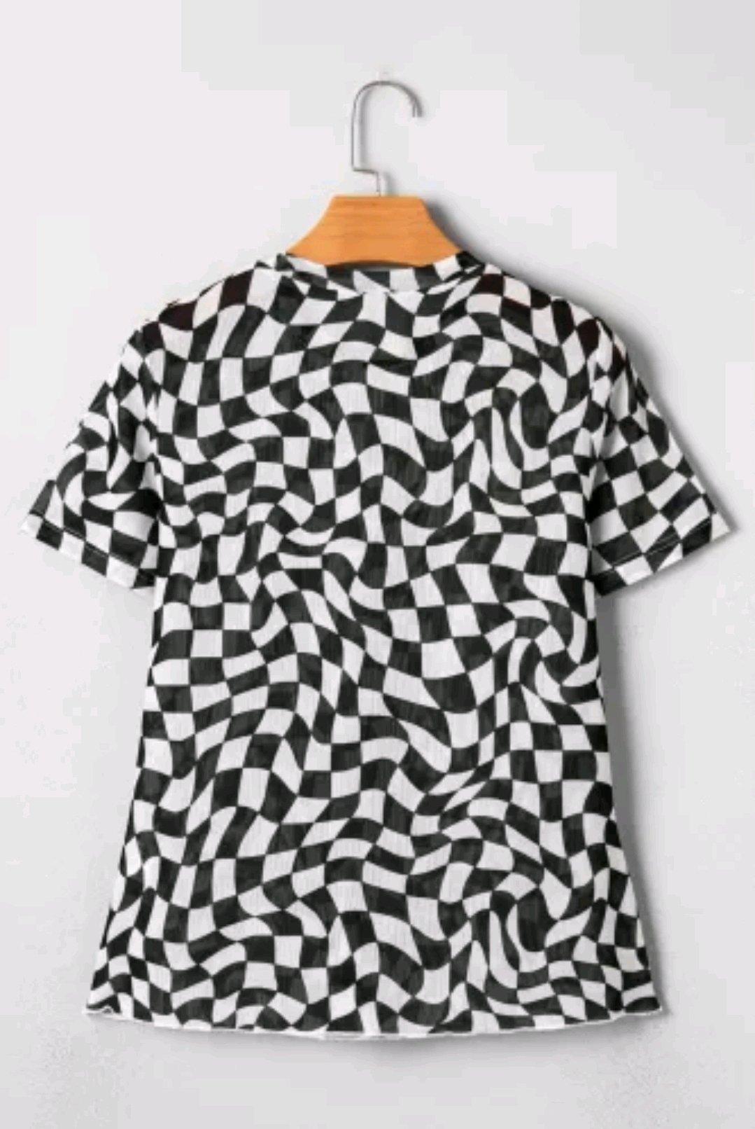 Medium Black Checkered Print Crew Neck Mesh T Shirt - Angleton, Texas - FleaMarketBay