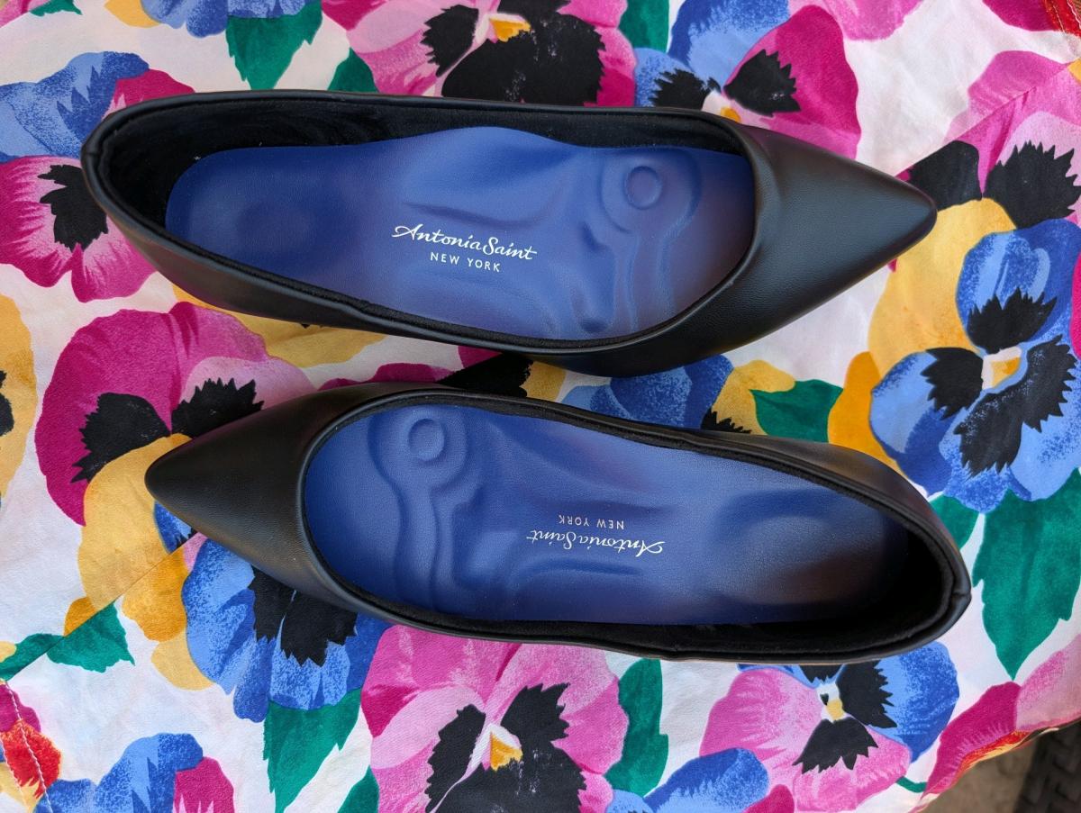 Antonia Saint Vintage black pumps - Camarillo, California - FleaMarketBay