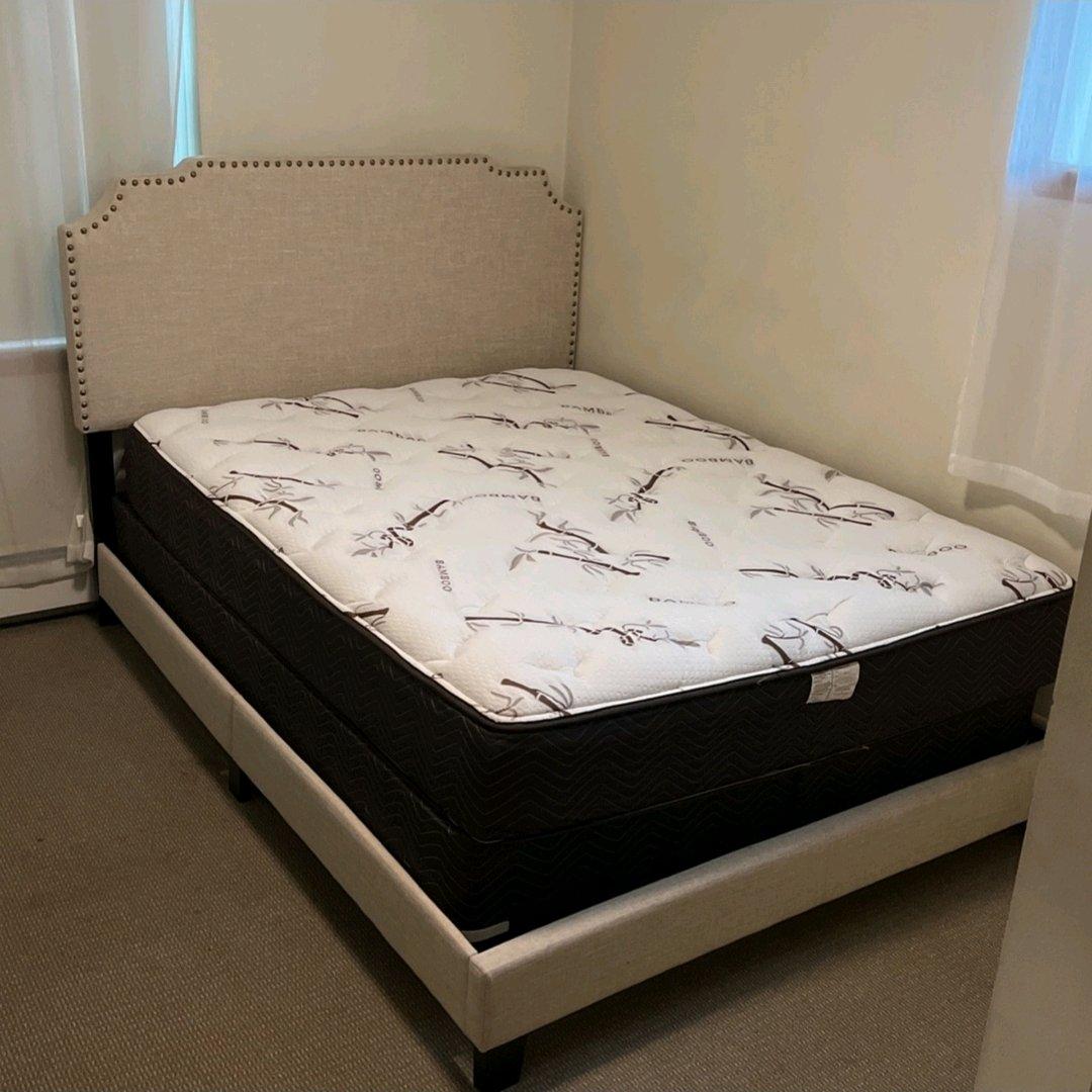 Cama Size Queen beige con colchon incluido - Miami, Florida - FleaMarketBay