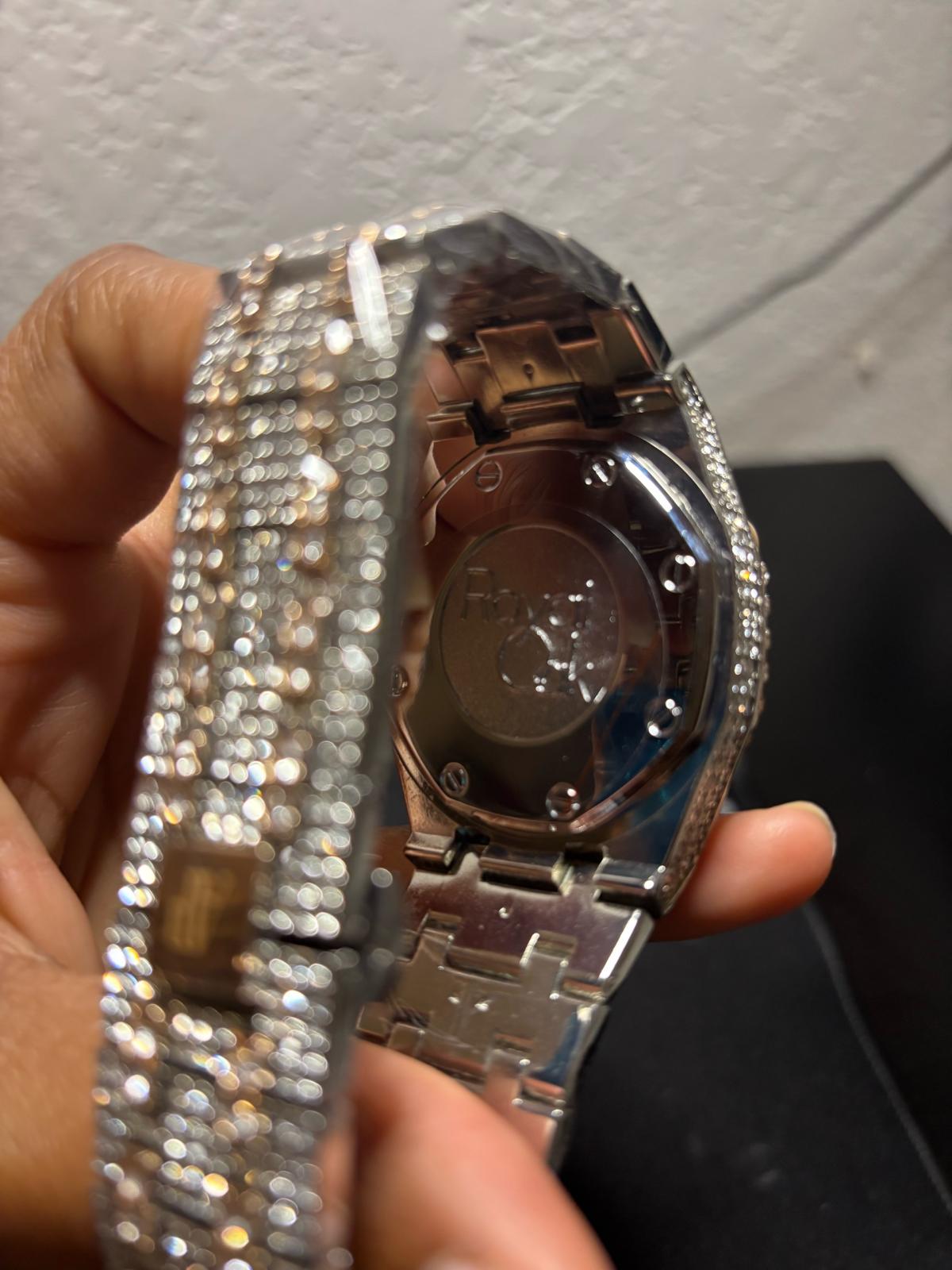 Icy wrist - Fort Lauderdale, Florida - FleaMarketBay
