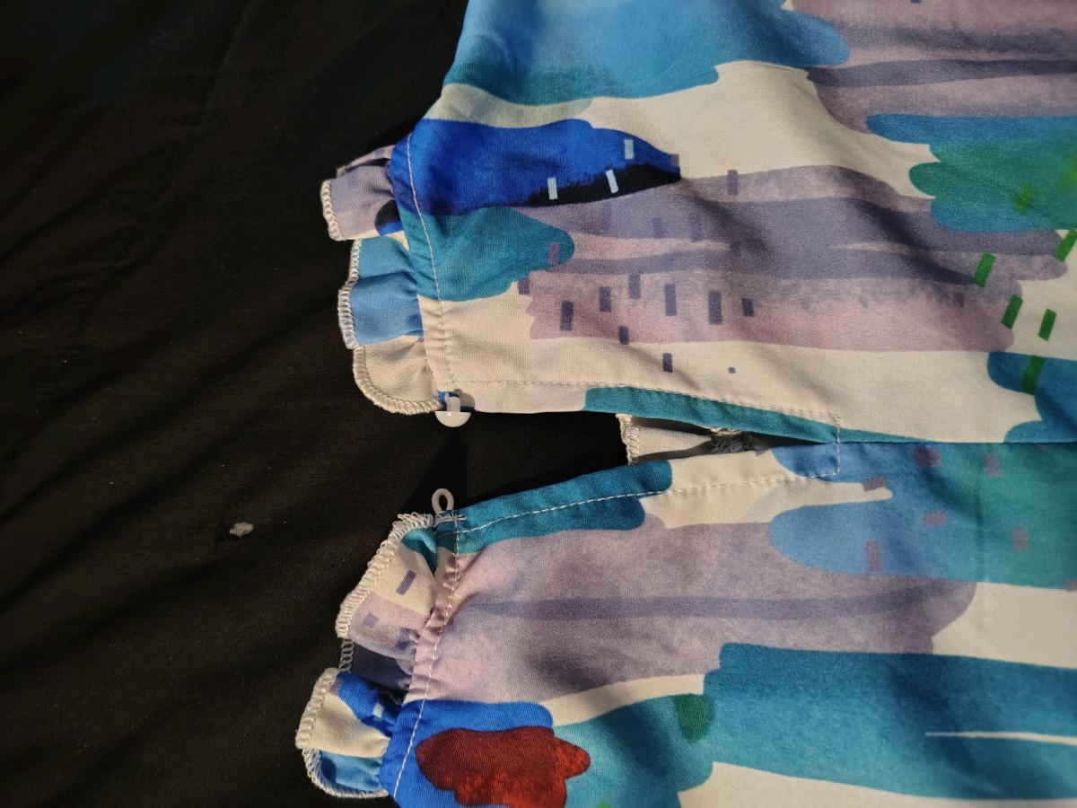 A size Large US short sleeve shirt true to size - Sandersville, Georgia - FleaMarketBay