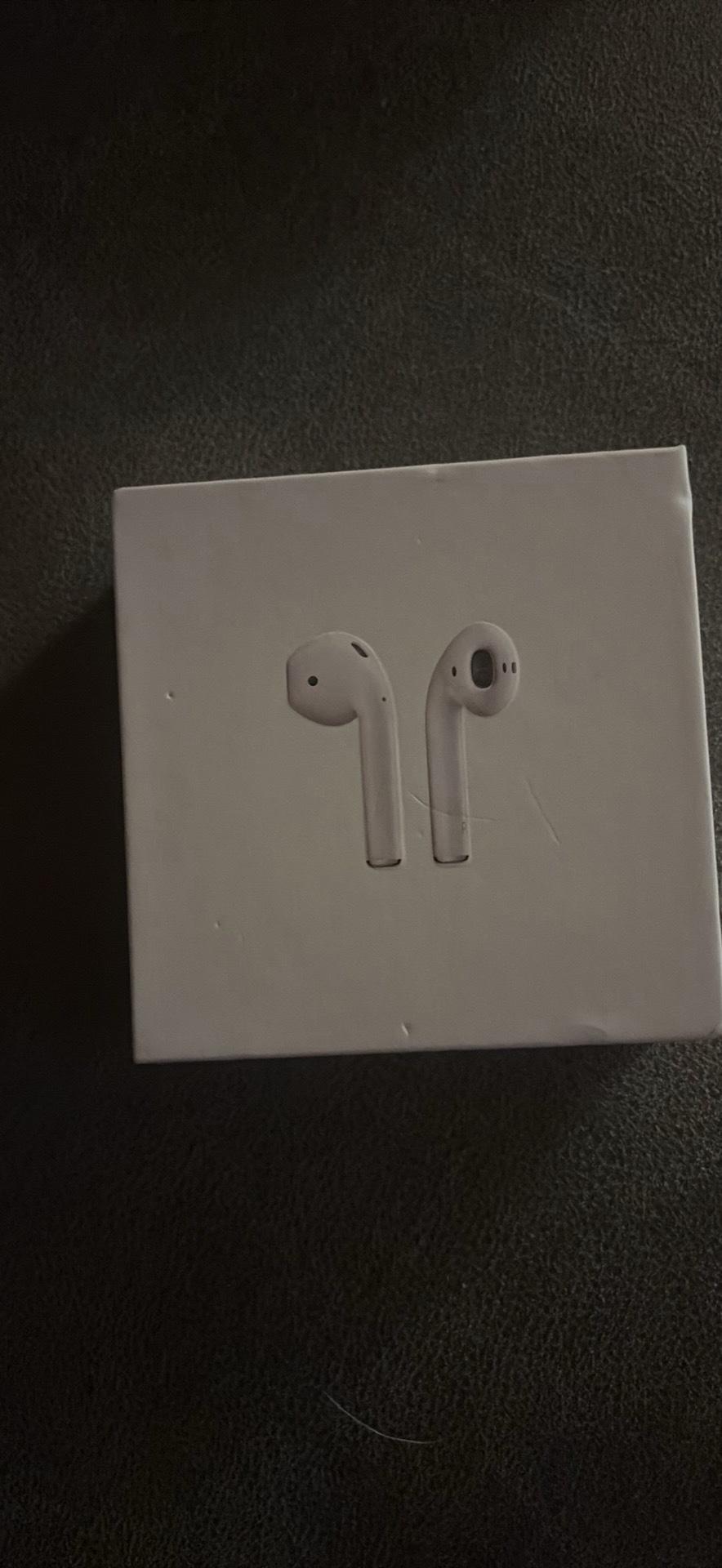 White Wireless Bluetooth Earbuds With Charging Case Included - Rossville, Georgia - FleaMarketBay