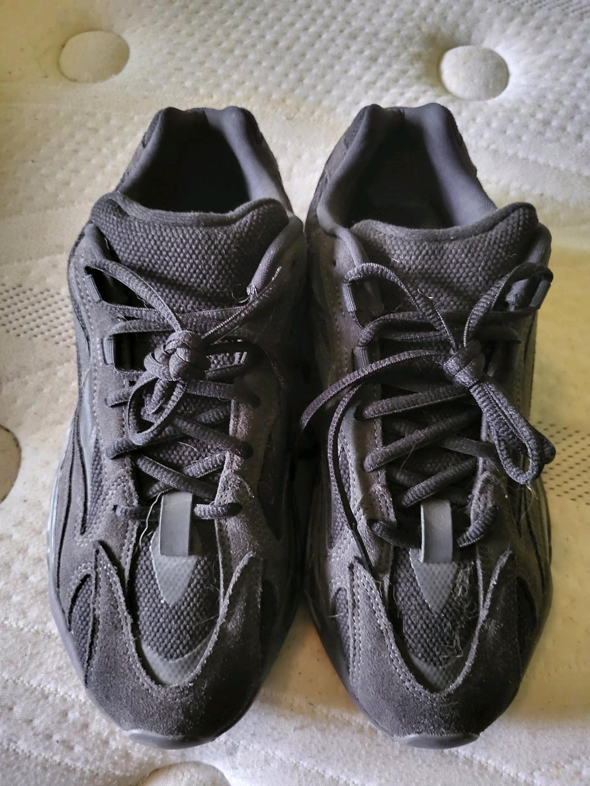 Yeezy Boost 700 V2 Vanta 2019 - Oak Lawn, Illinois - FleaMarketBay