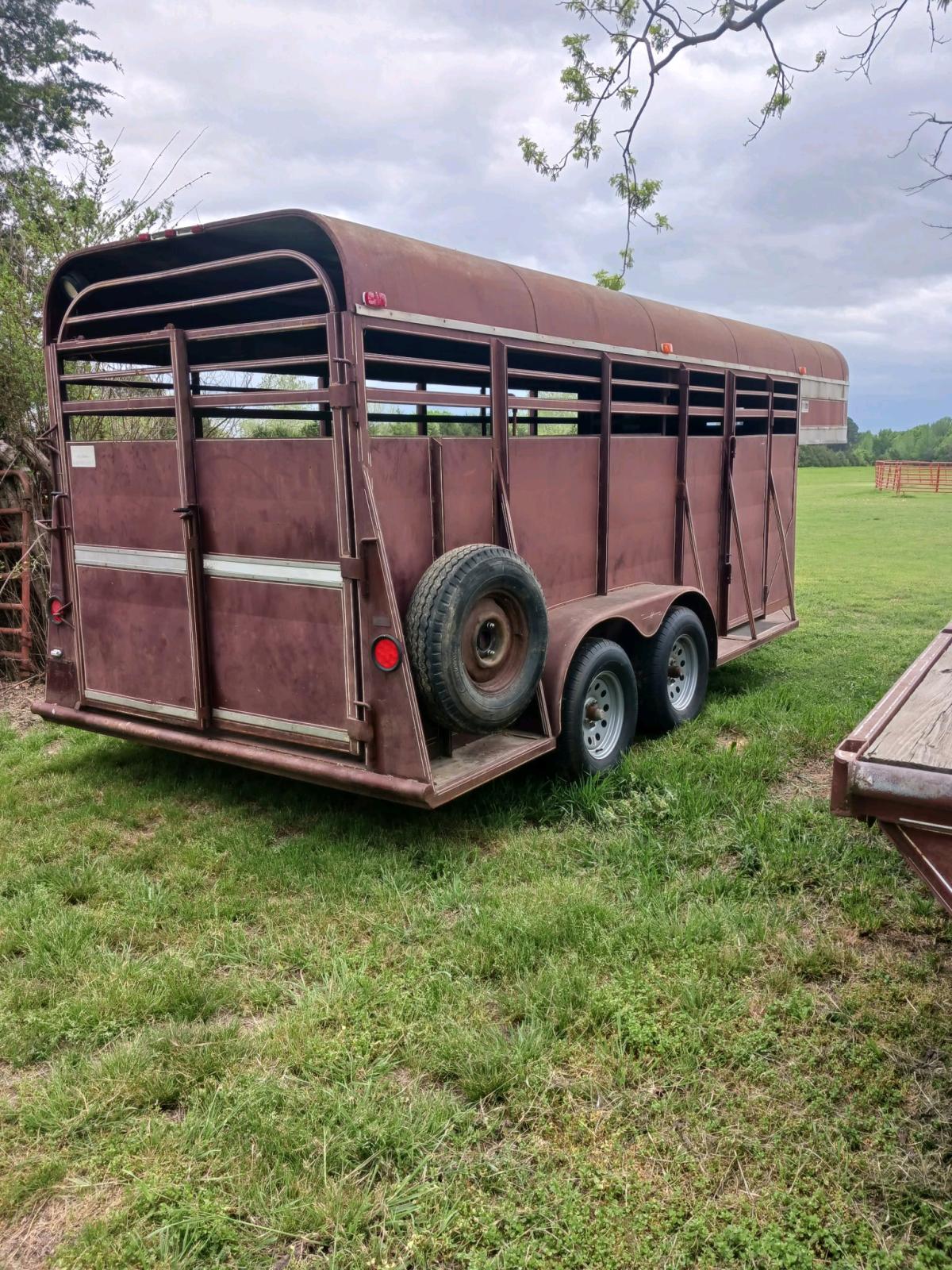 16 Foot Chaparral Livestock Trailer - Mount Vernon, Arkansas - FleaMarketBay