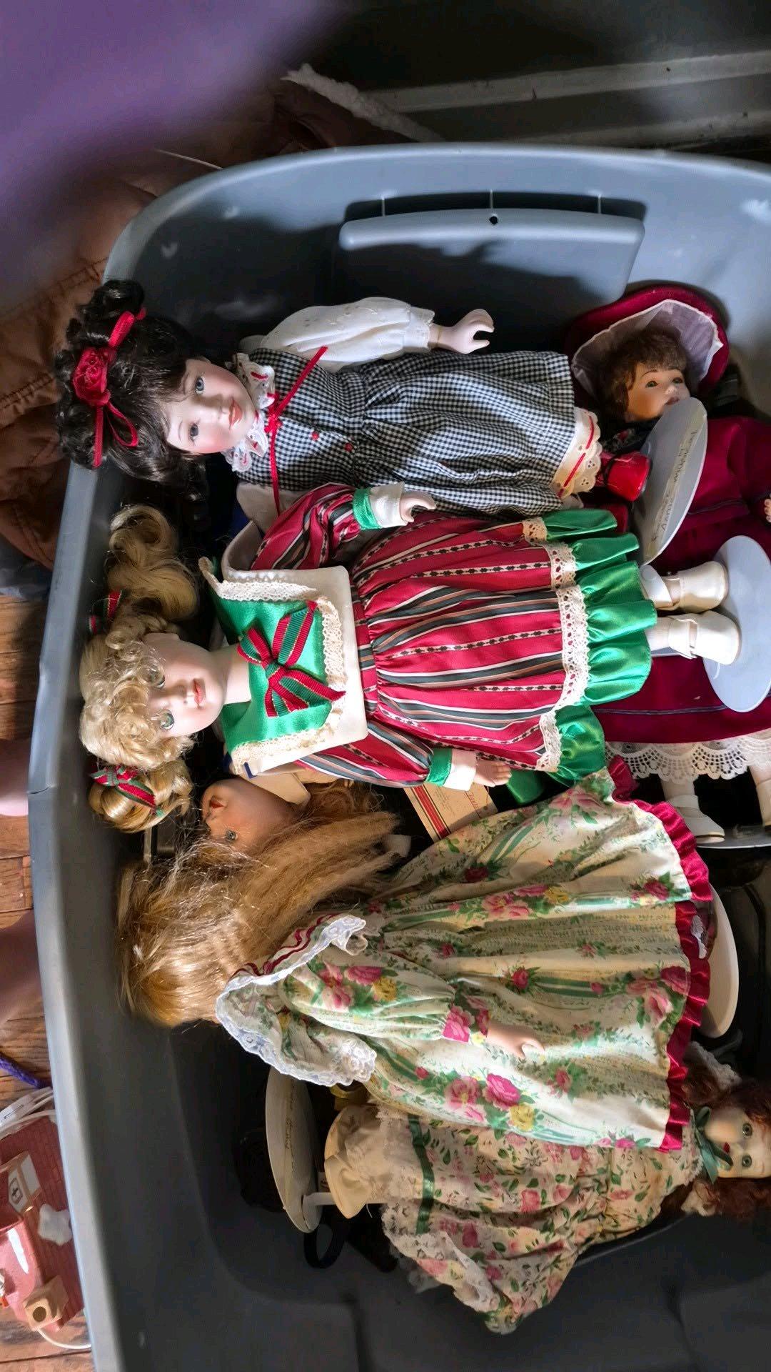 porcelain dolls - Johnstown, Pennsylvania - FleaMarketBay