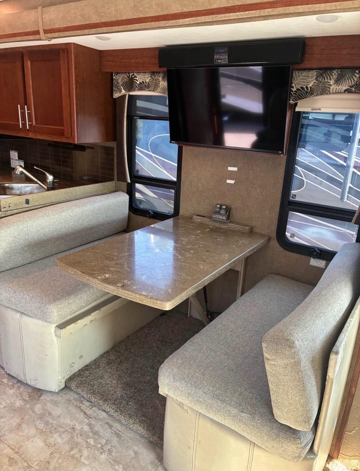 Legacy 340KP RV - Tampa, Florida - FleaMarketBay