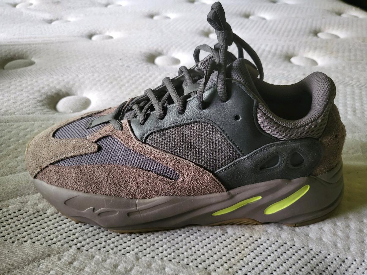 Yeezy Boost 700 Mauve 2018 - Oak Lawn, Illinois - FleaMarketBay