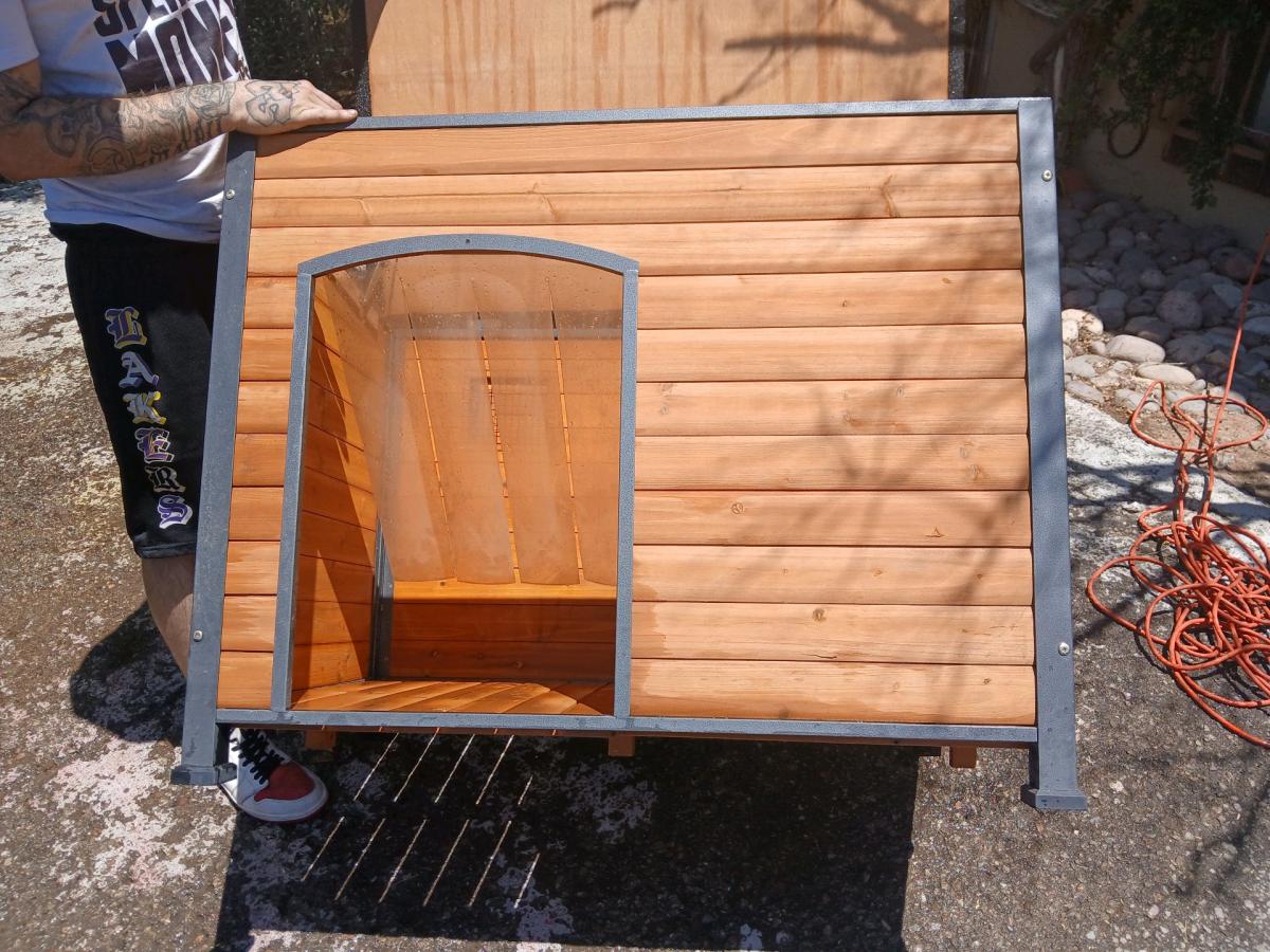 Wooden Outdoor Dog House with Metal frame - Tucson, Arizona - FleaMarketBay