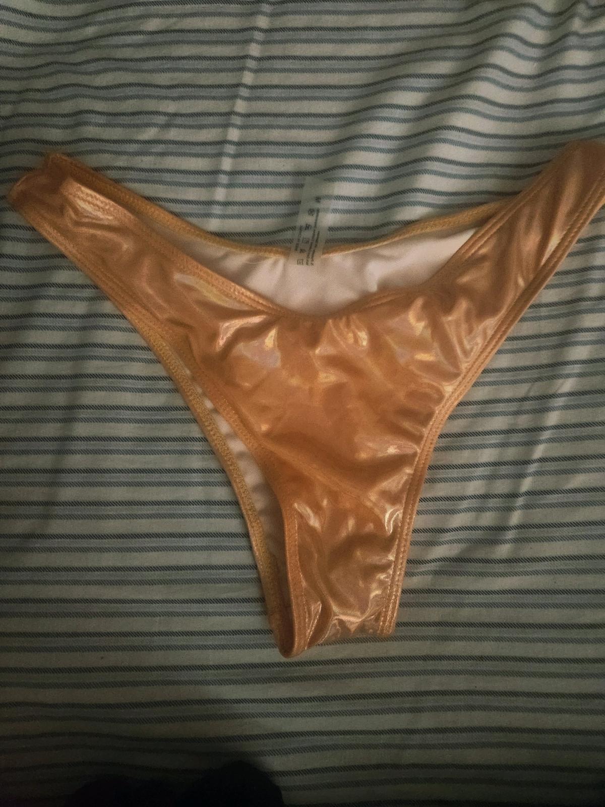 womans swimsuit - Buffalo, New York - FleaMarketBay