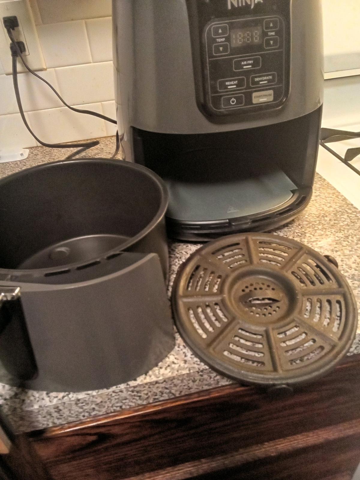 Ninja Air Fryer Electric with three functions and a warmer - Philadelphia, Pennsylvania - FleaMarketBay