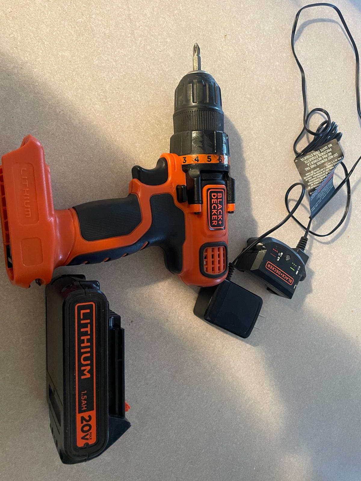 Black n Decker drill - Merced, California - FleaMarketBay