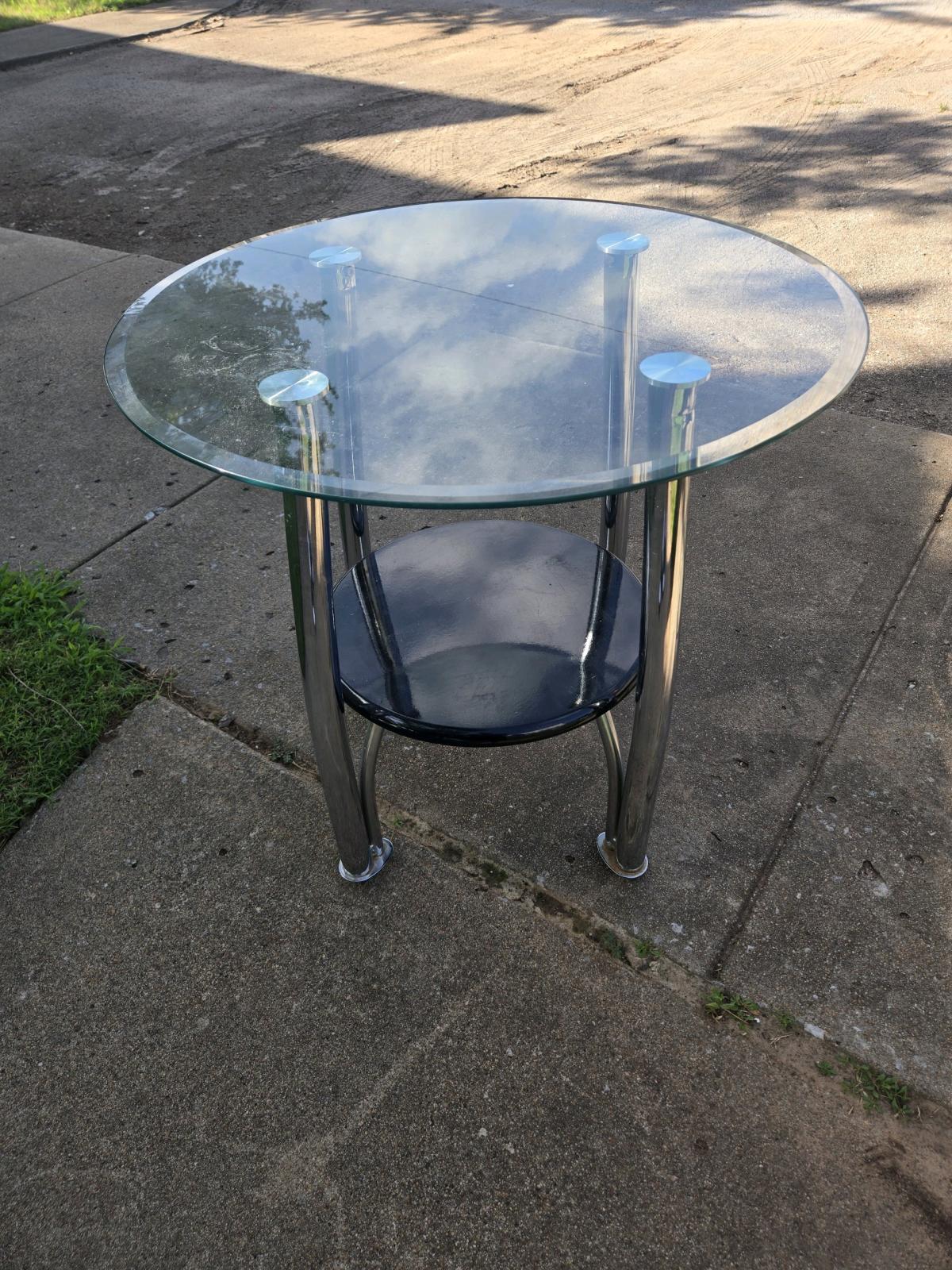 Glass table - Jenks, Oklahoma - FleaMarketBay