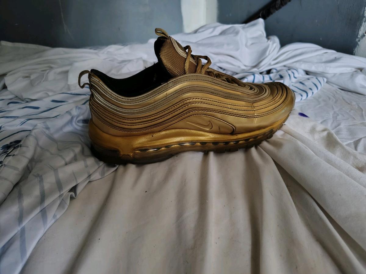gold Olympics air max size 8half - Lake City, Florida - FleaMarketBay