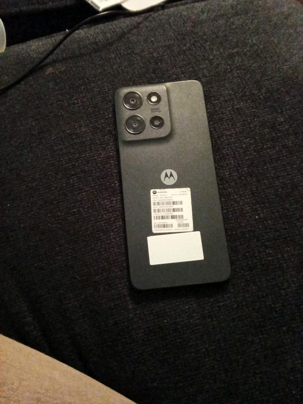unlocked 1tb moto g play 2025 5G smartphone - Fayetteville, Arkansas - FleaMarketBay