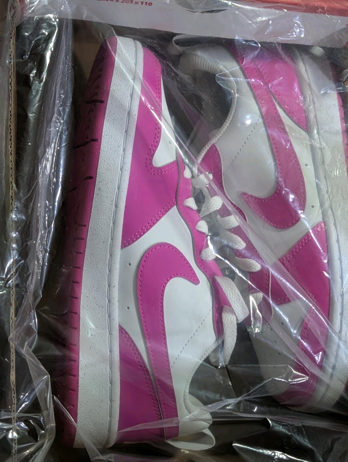 hot pink and white Nikes - Dallas, Oregon - FleaMarketBay