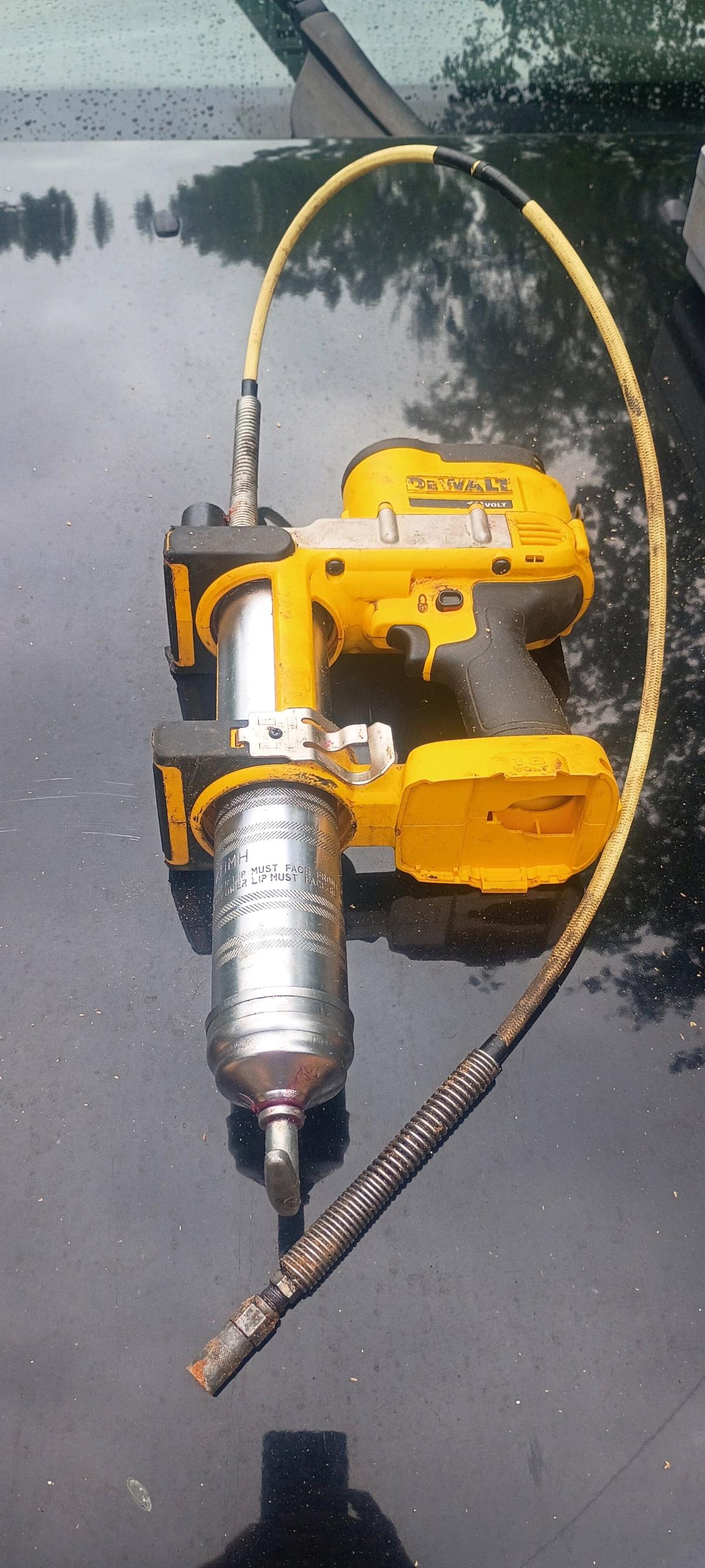 dewalt cordless grease gun - Adamsville, Alabama - FleaMarketBay