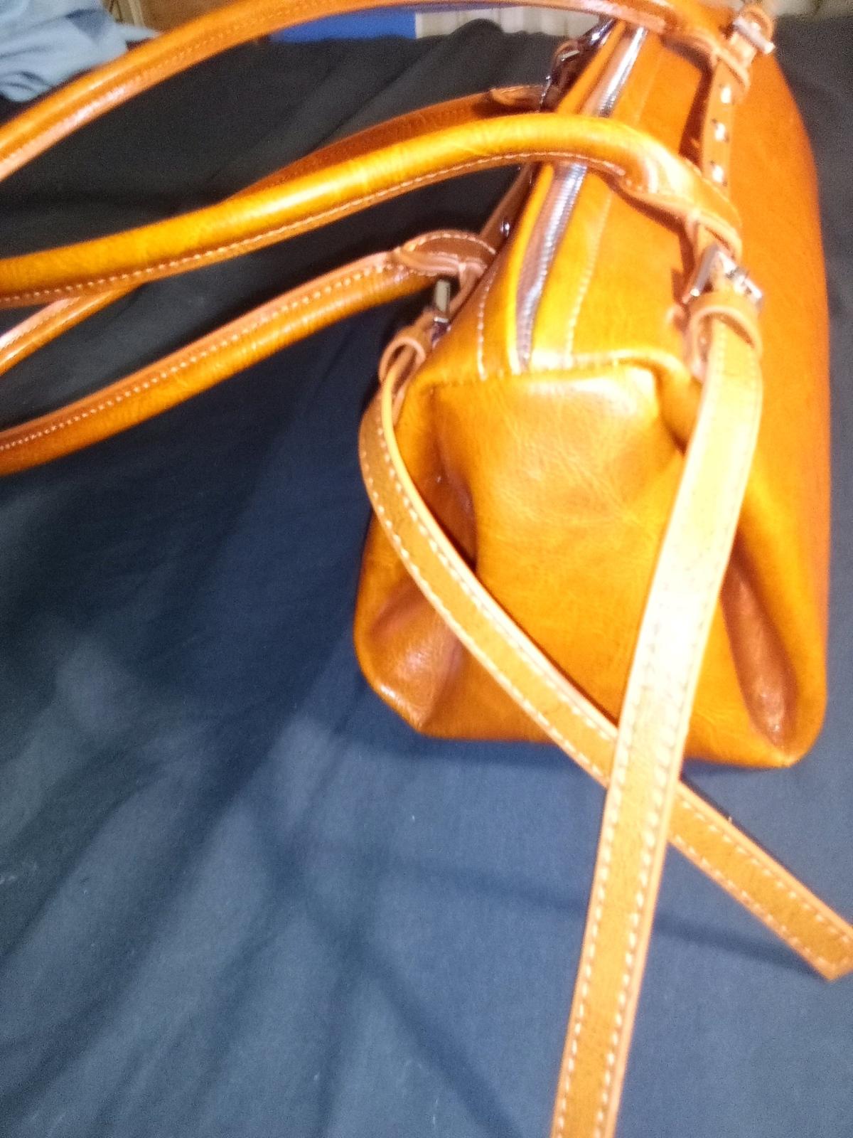 nice tan bag great for the rodeo or going out - Sugar Land, Texas - FleaMarketBay