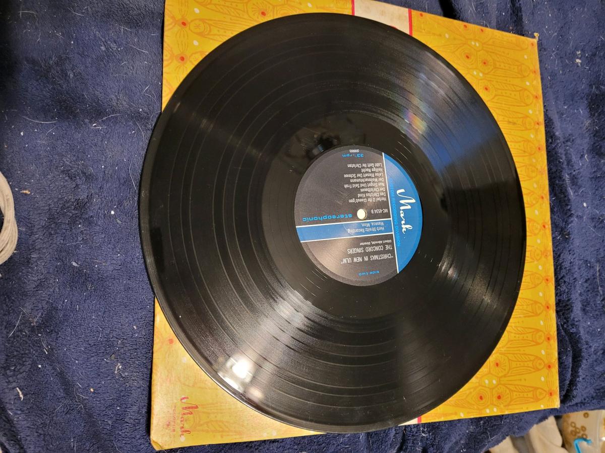 Christmas in nuam by the concord singers vinyl record - Blue Earth, Minnesota - FleaMarketBay