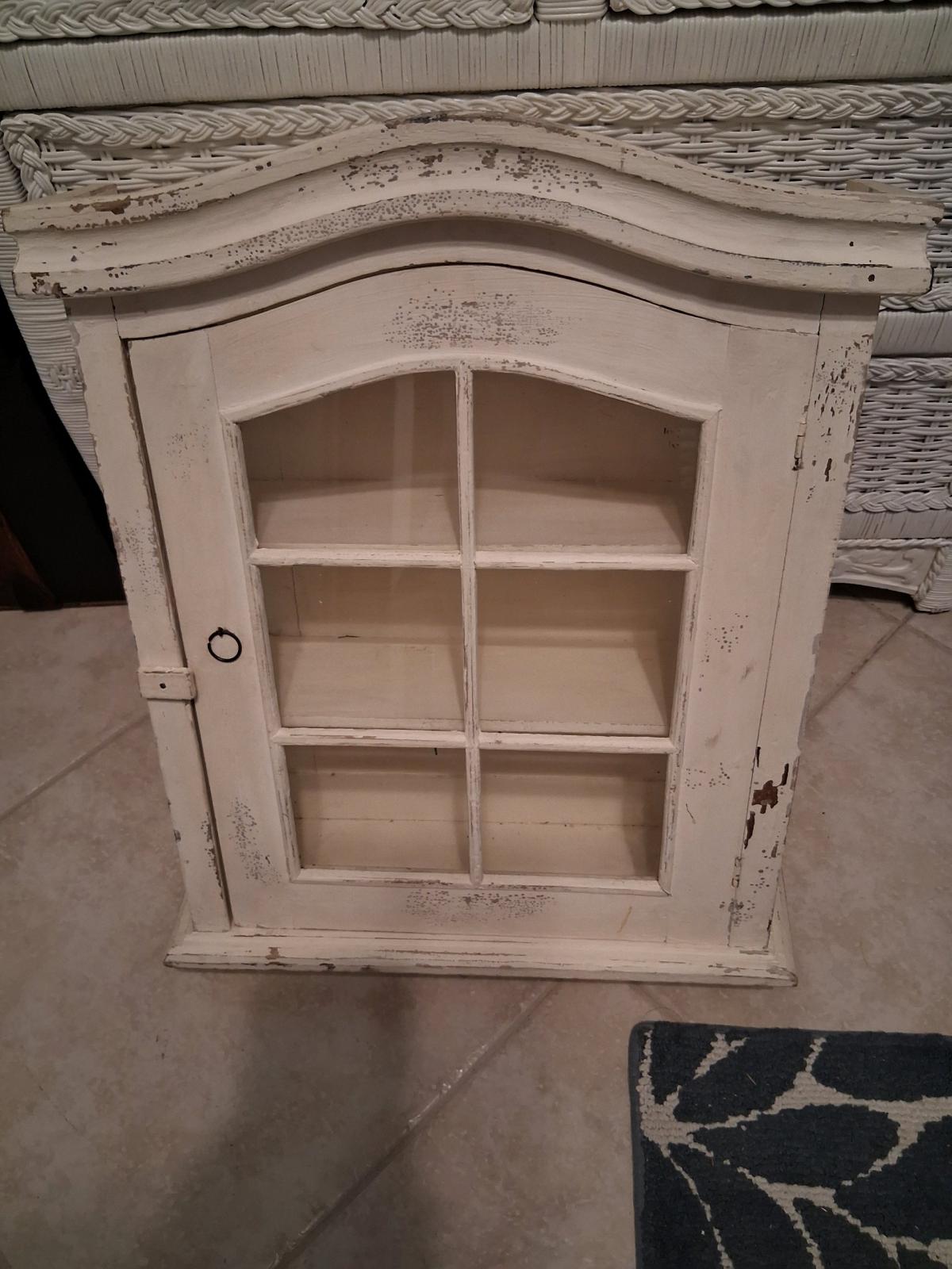 Old medical cabinet - Altamonte Springs, Florida - FleaMarketBay