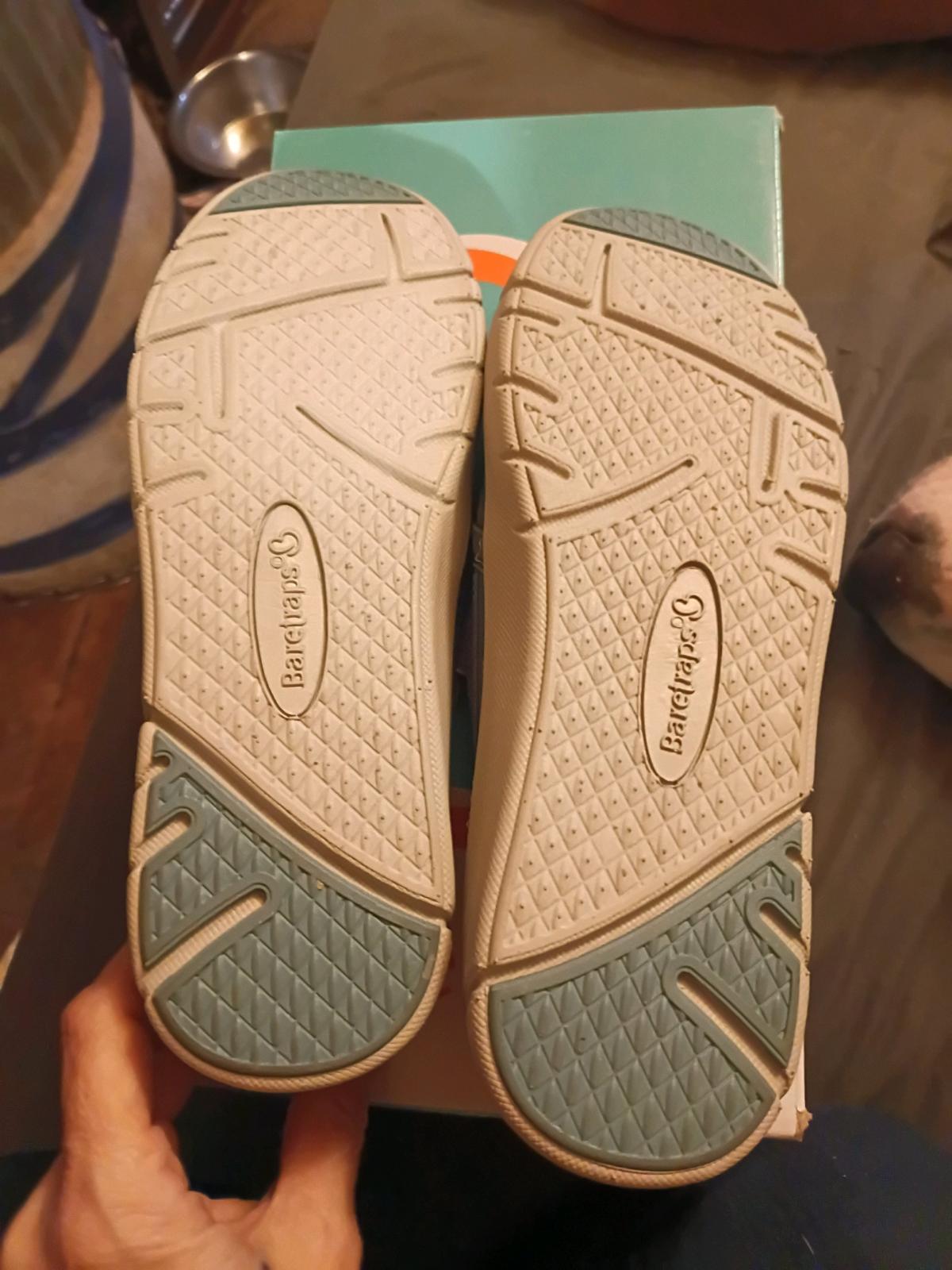 Bare traps Blue Slip On Shoes Woman - Lockport, Louisiana - FleaMarketBay