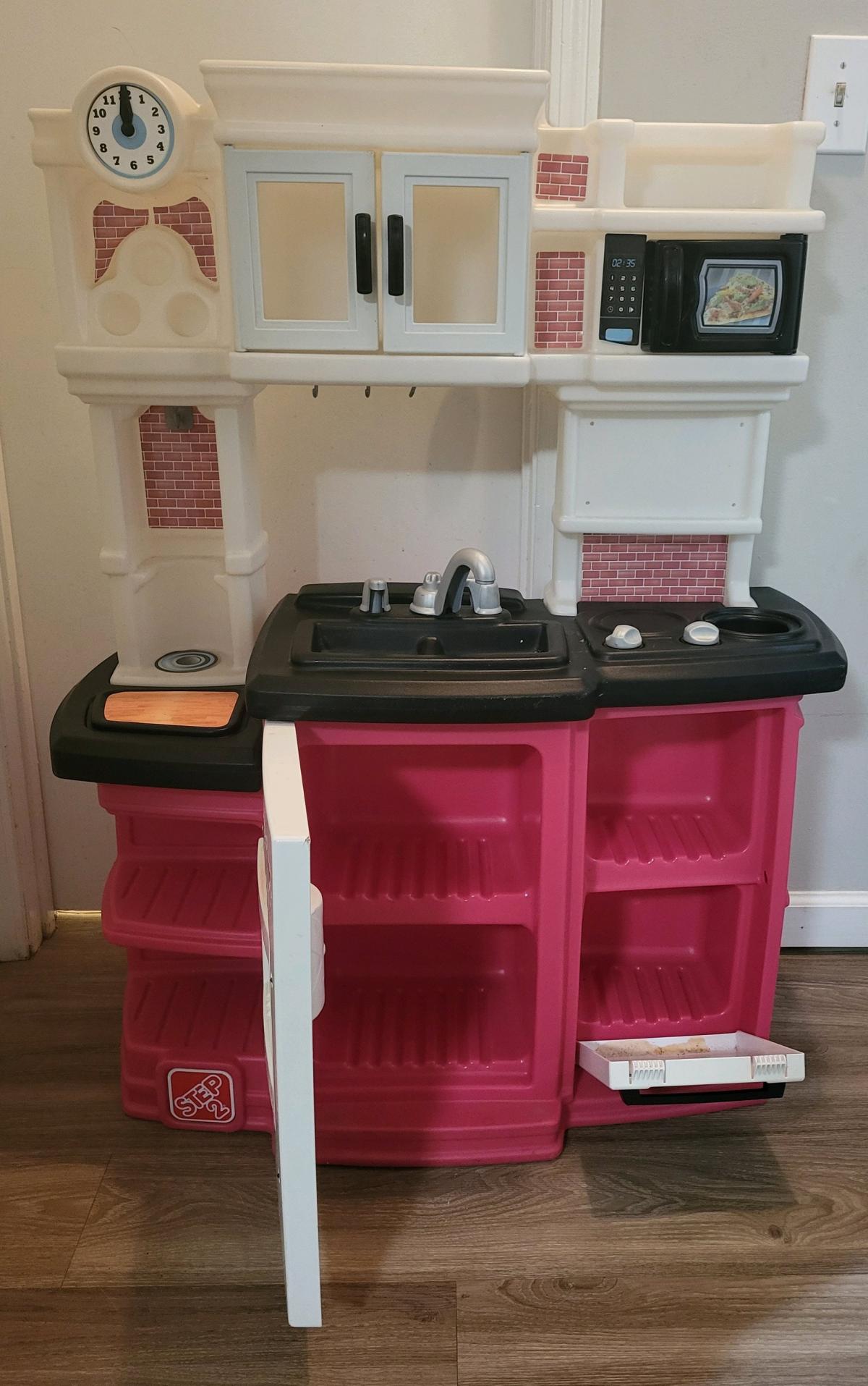 Step 2 Kitchen Toy - Antioch, Tennessee - FleaMarketBay