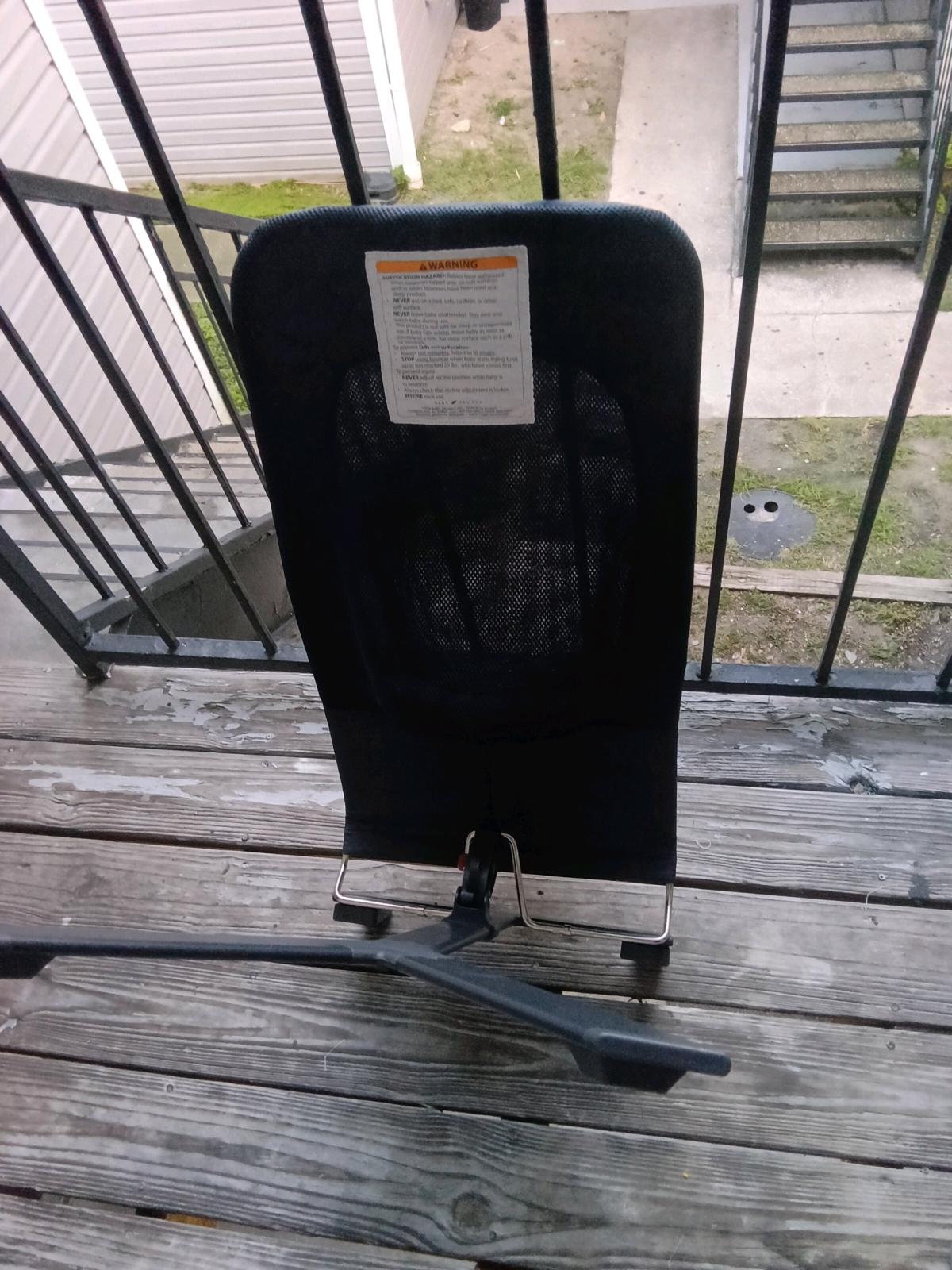 Beautiful baby rocker nice and clean - Tampa, Florida - FleaMarketBay