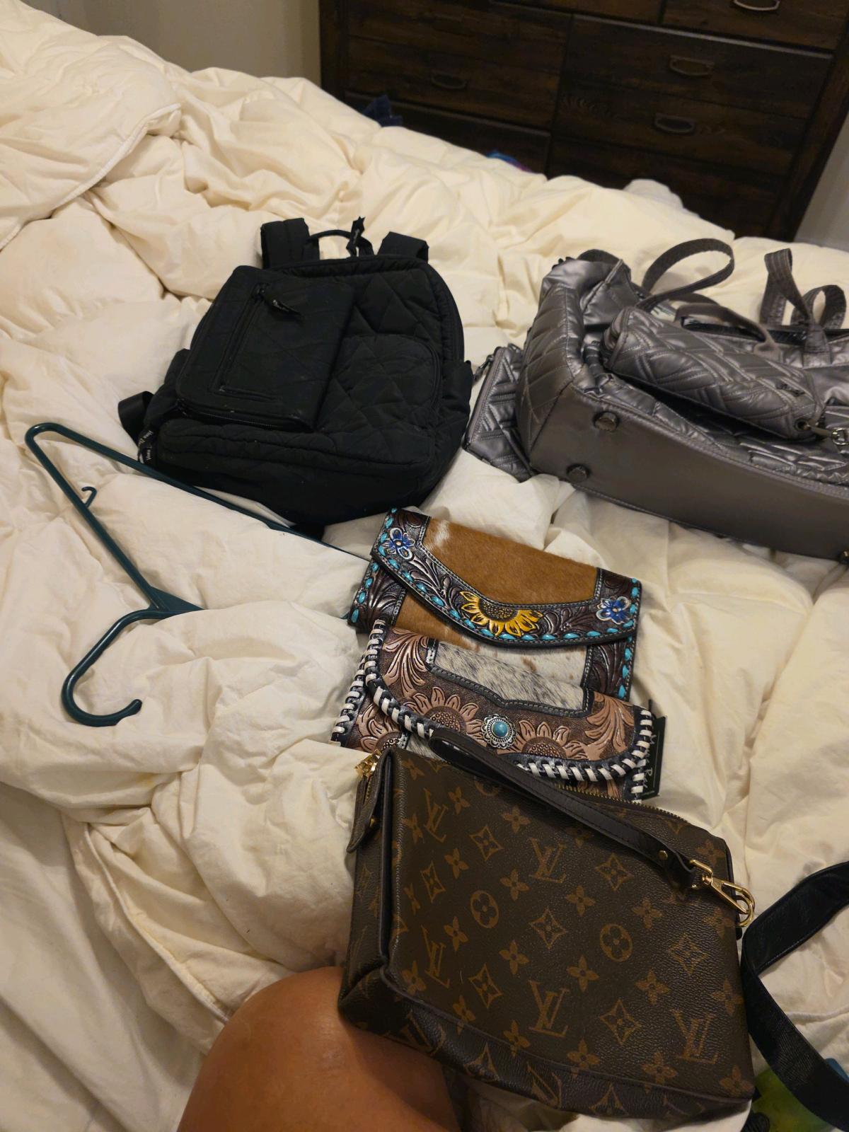Authentic bags  l - Dyersburg, Tennessee - FleaMarketBay