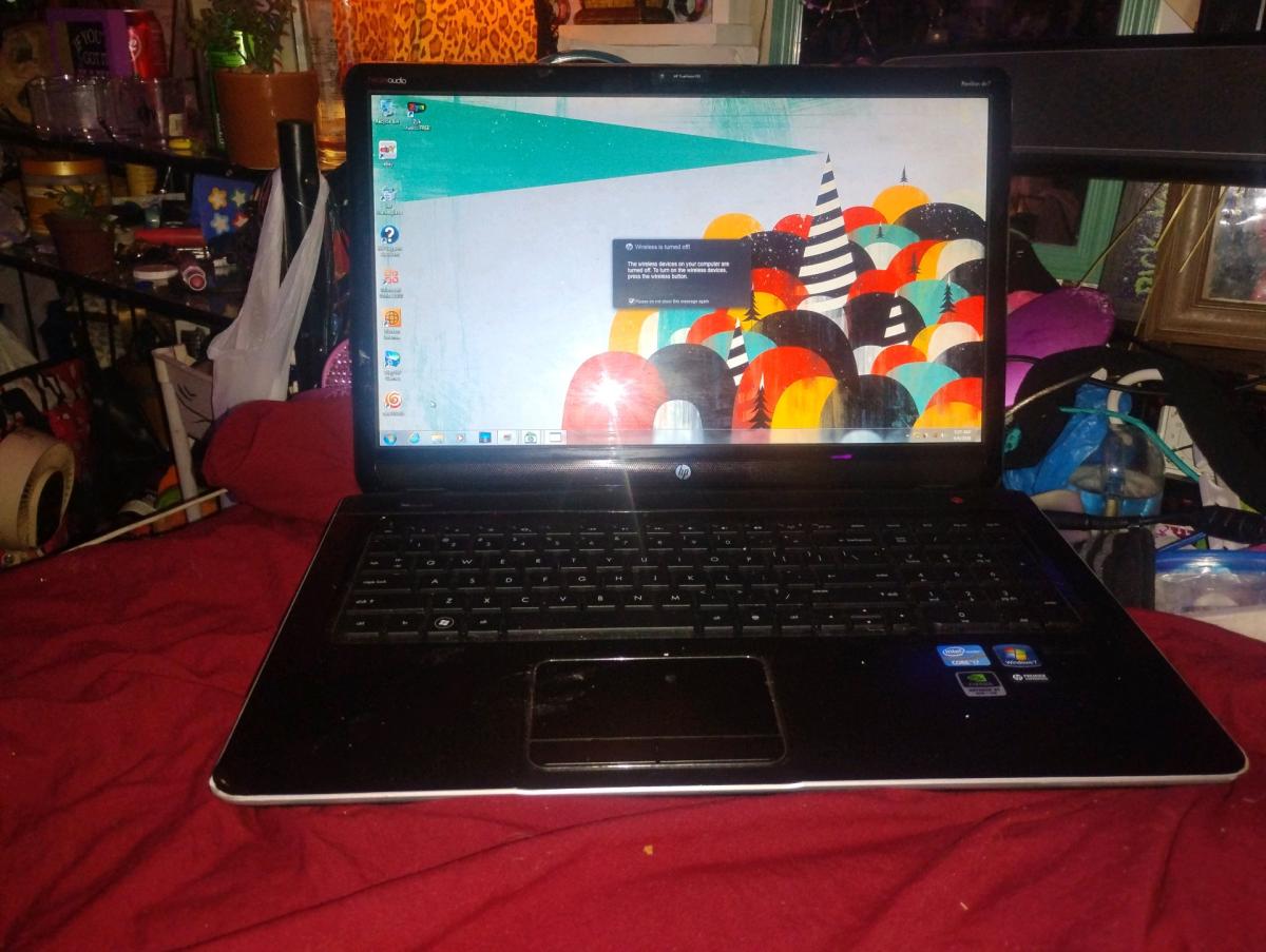 hp pavilion windows 7 with bluray dvd player on side - Oakland, Maryland - FleaMarketBay