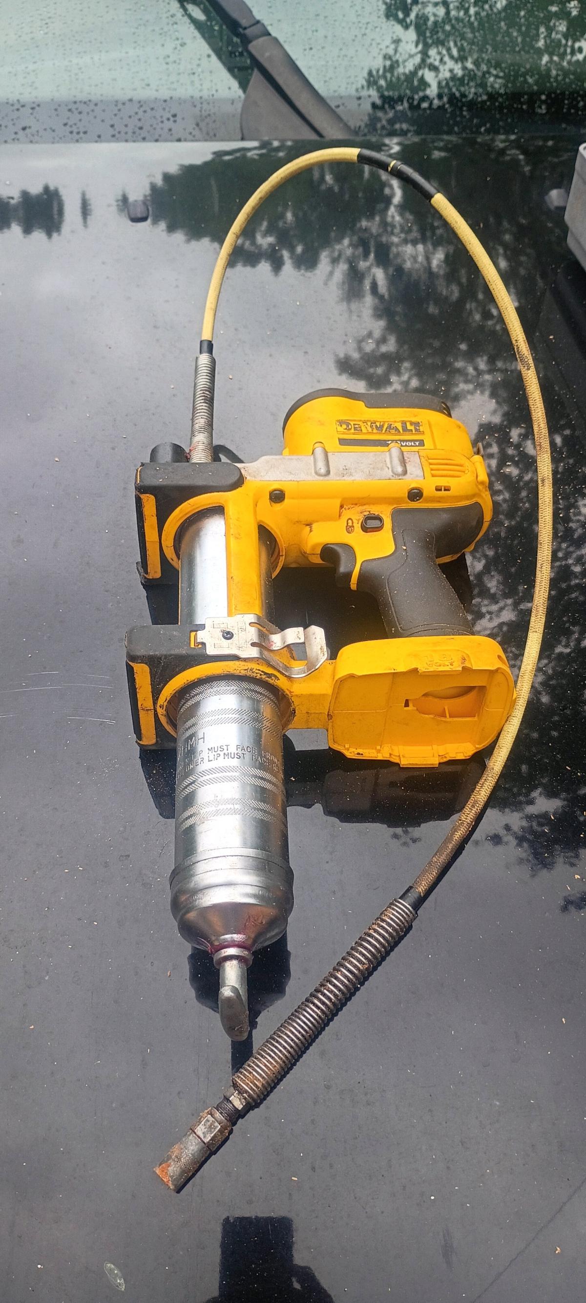 dewalt cordless grease gun - Adamsville, Alabama - FleaMarketBay