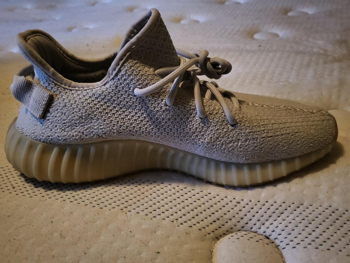 Yeezy Boost 350 V2 Sesame 2018 - Oak Lawn, Illinois - FleaMarketBay