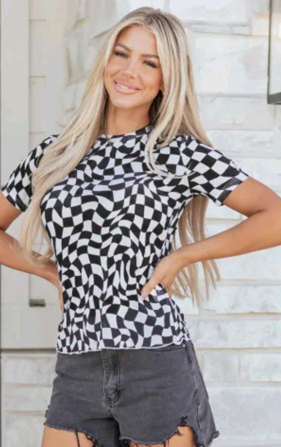 Large Black Checkered Print Crew Neck Mesh T Shirt - Angleton, Texas - FleaMarketBay